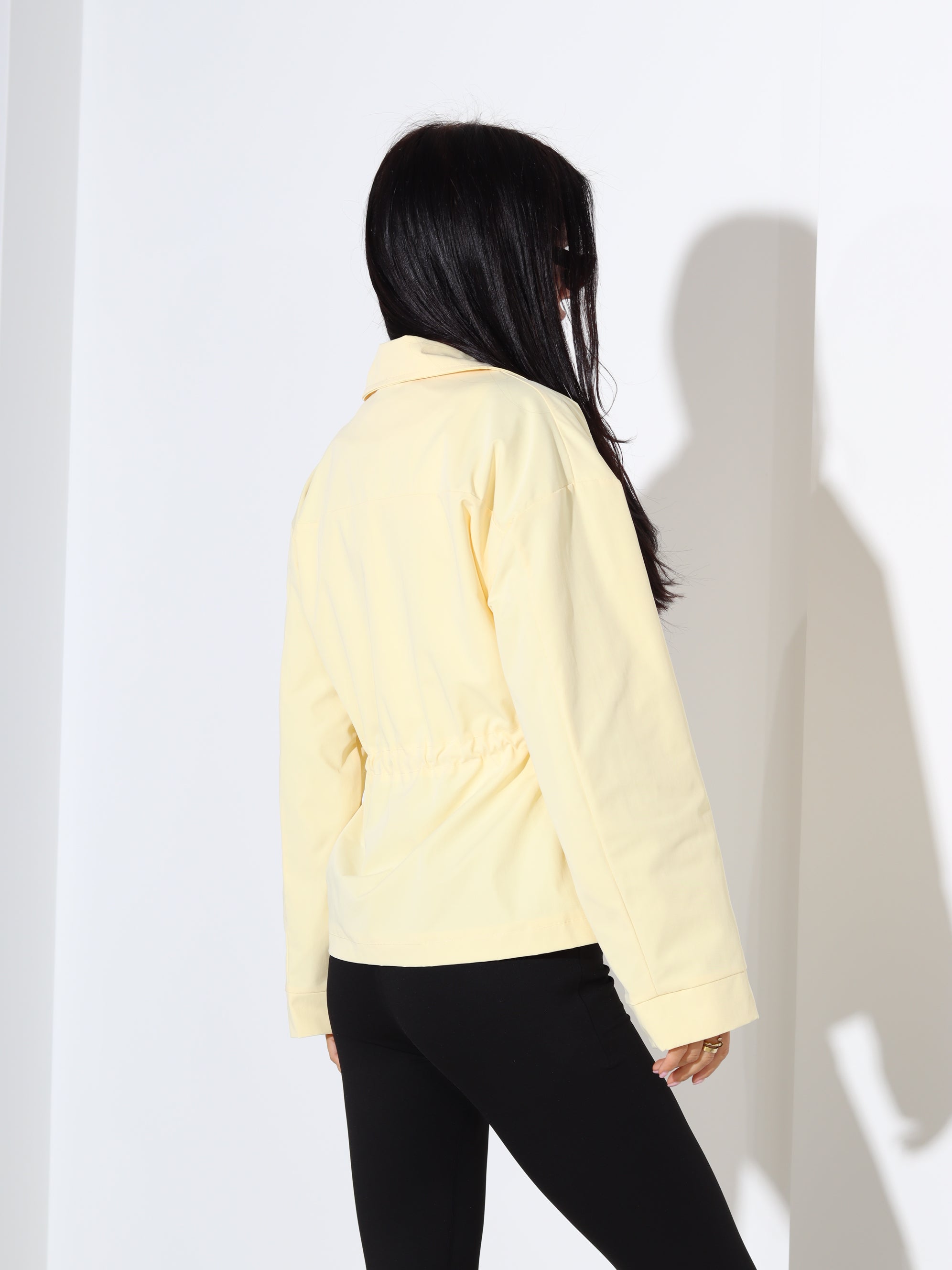 Dzeltena, īsa virsjaka/trecis ar savilkumu viduklī - 18407