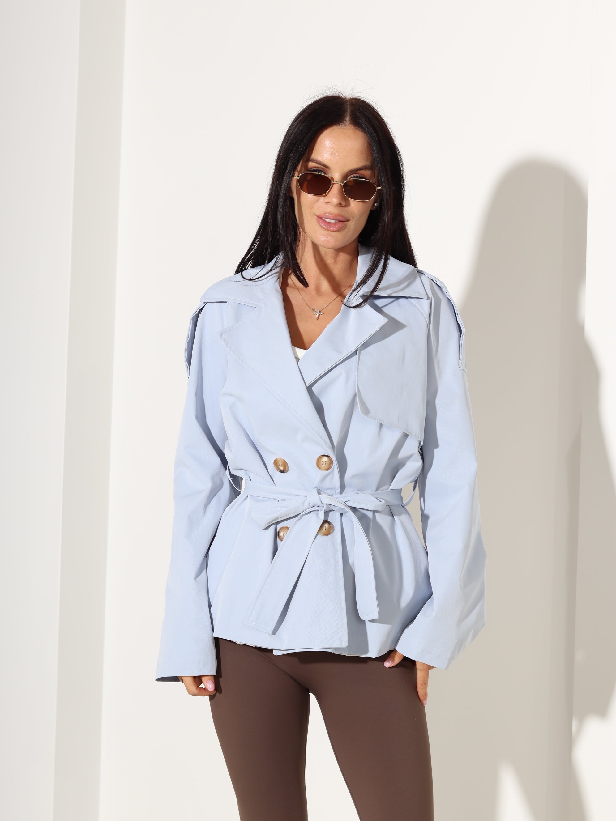 Gaiši zila , saīsināta virsjaka/trencis ar jostu- 18394