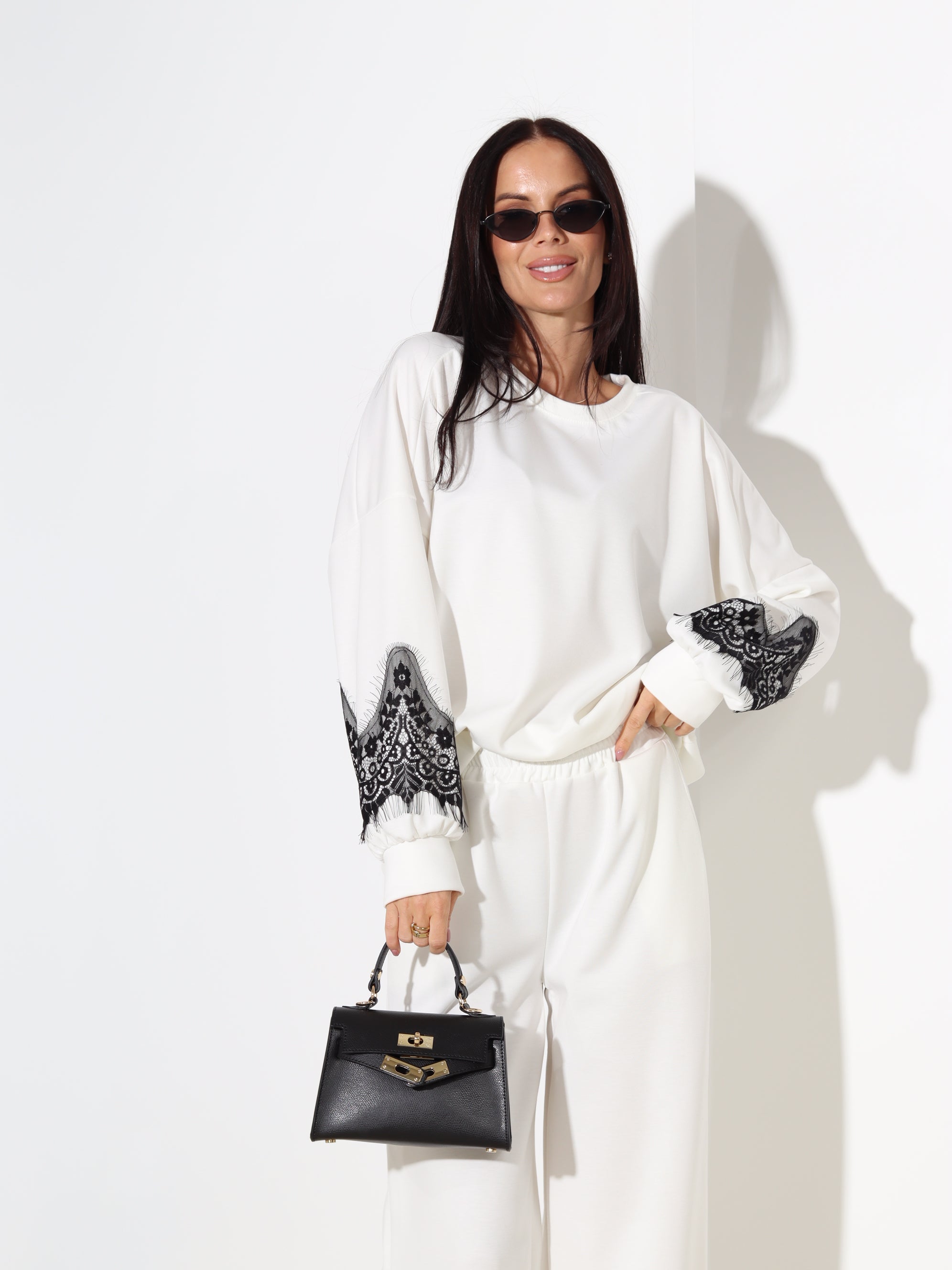 Balts komplekts ar mežģīnes akcentu piedurknē – 18191