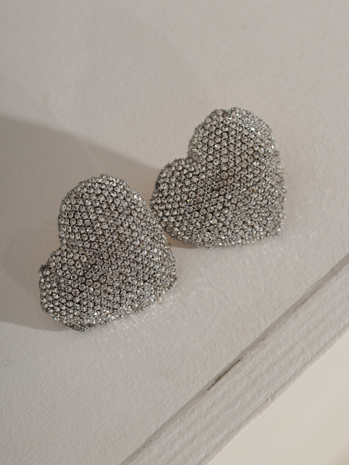 Sudraba krāsas auskari 'Hearts' - 21097