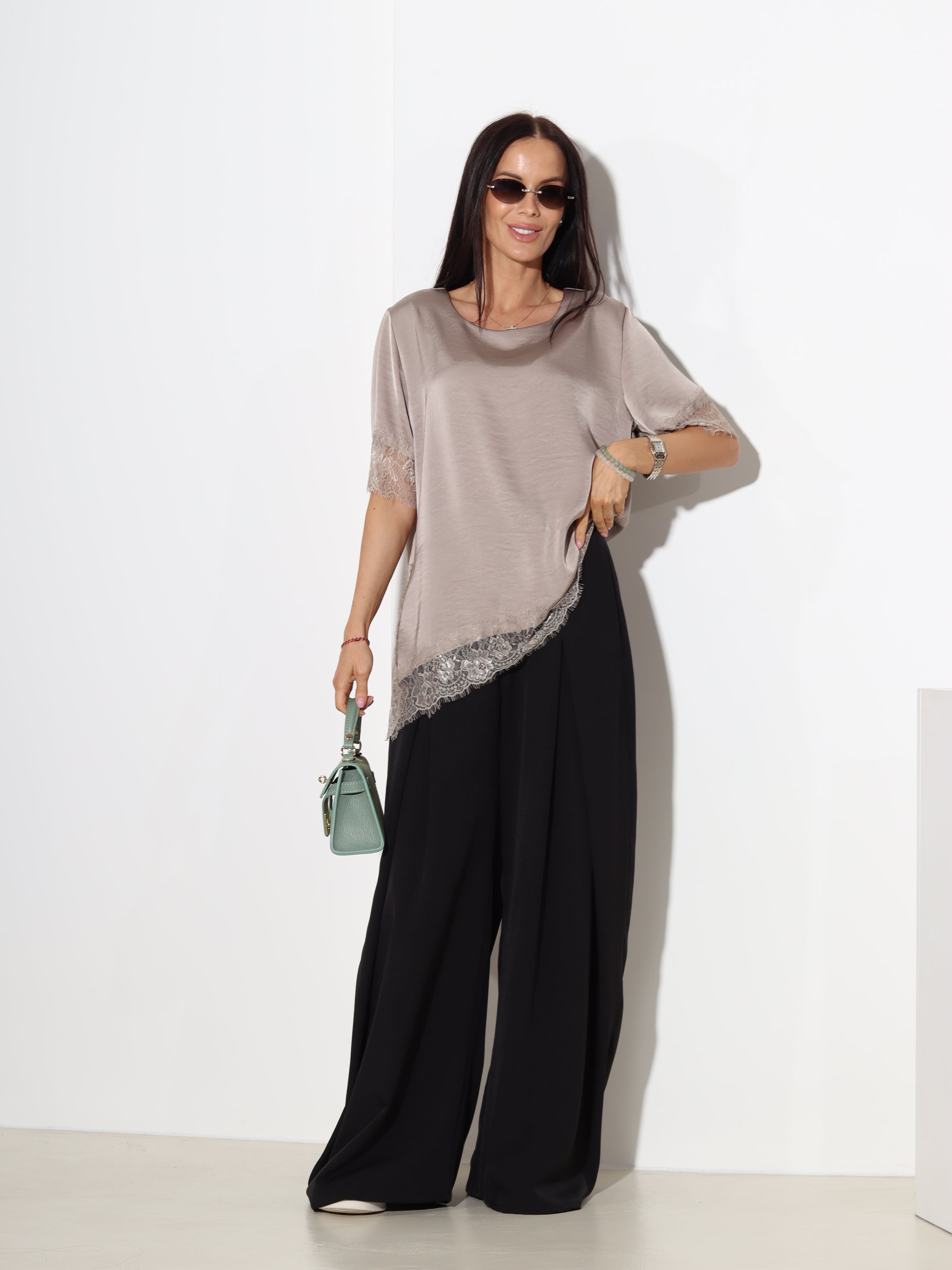 Taupe tops ,,Soft Lace'' ar mežģīņotu apakšdaļu - 19784