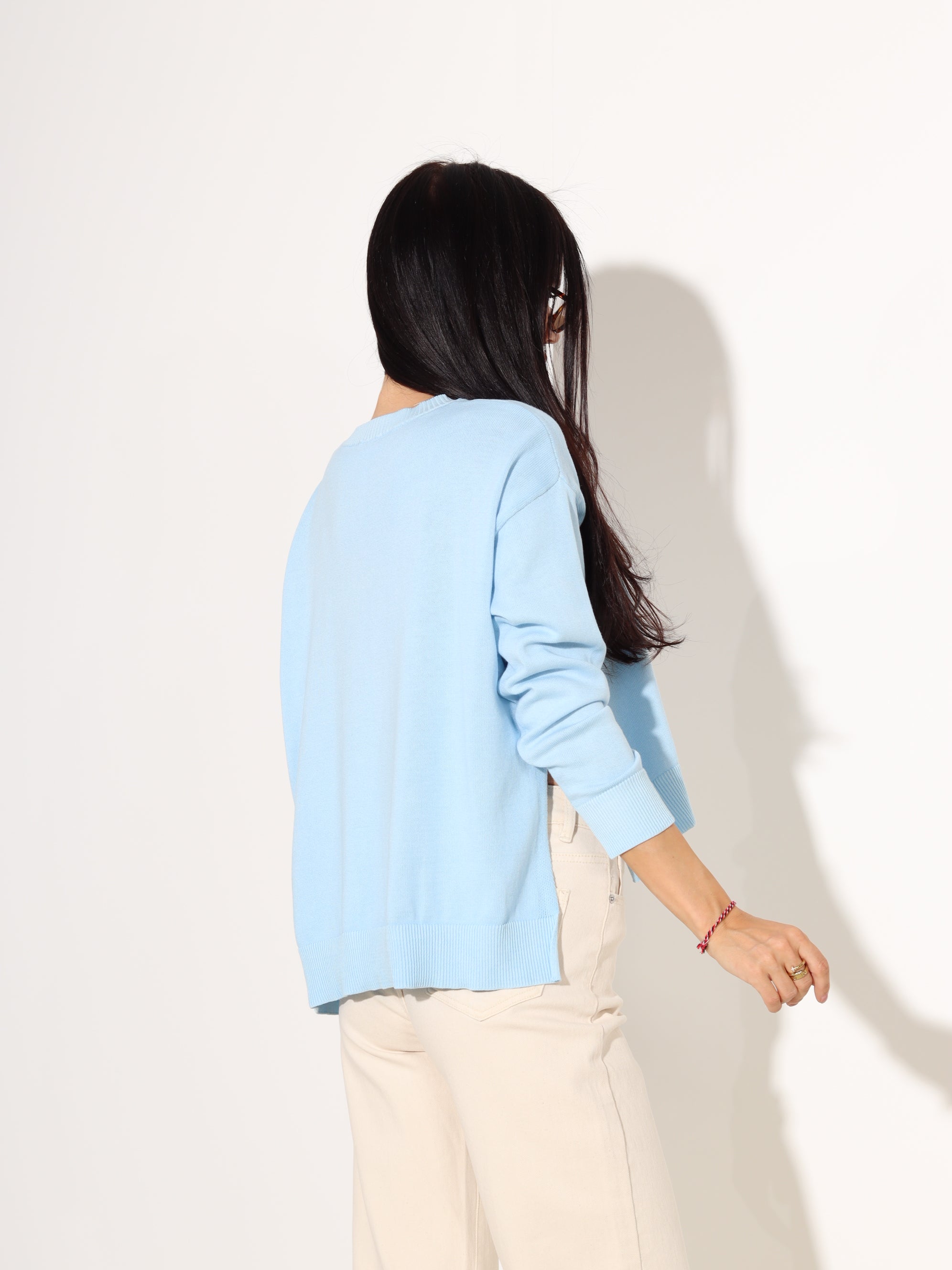 Zils adīts džemperis ar šķēlumiem sānos - 18197