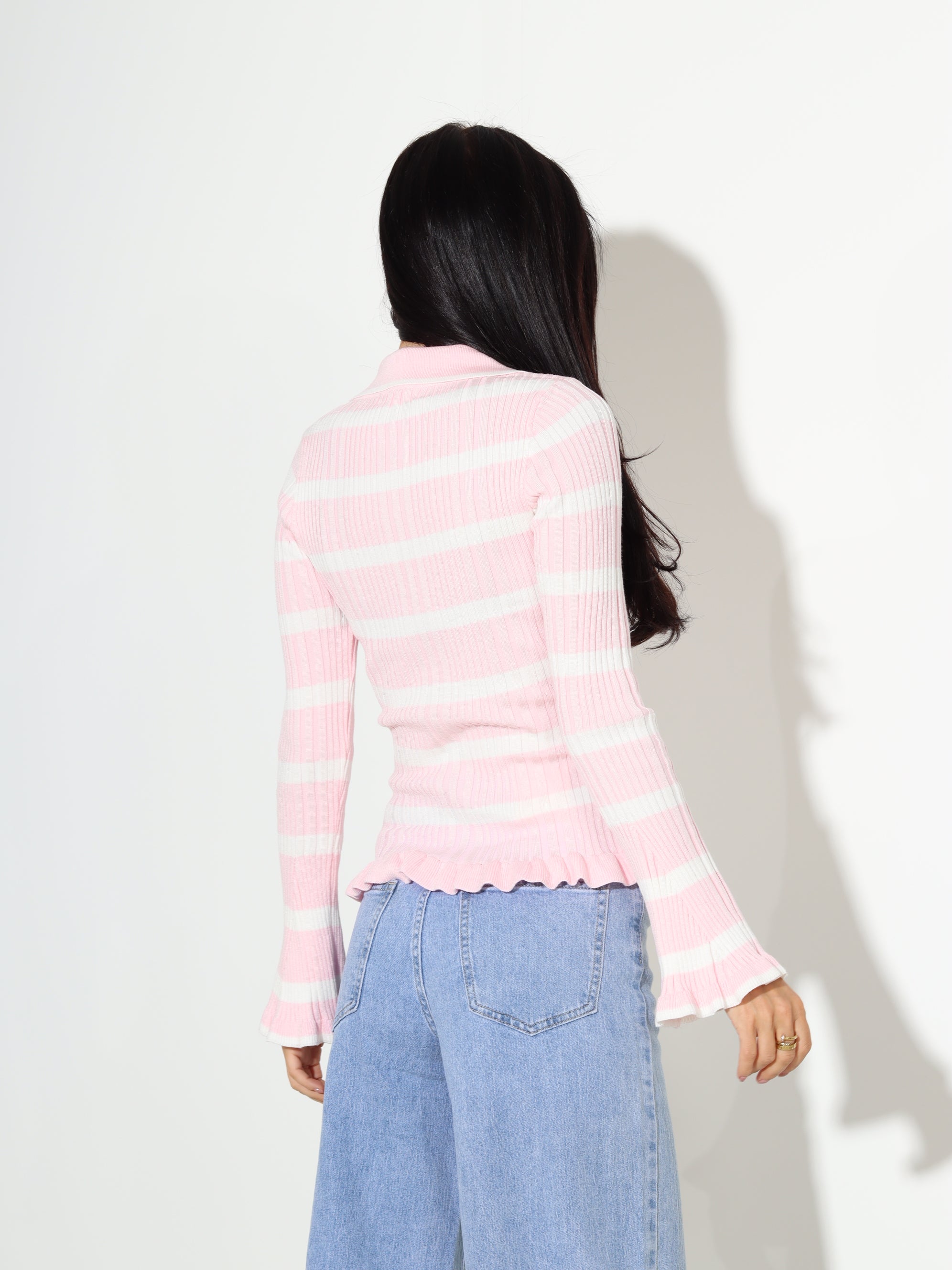 Rozā adīts džemepris ar baltām strīpām un zelta krāsas podiņām - 18180