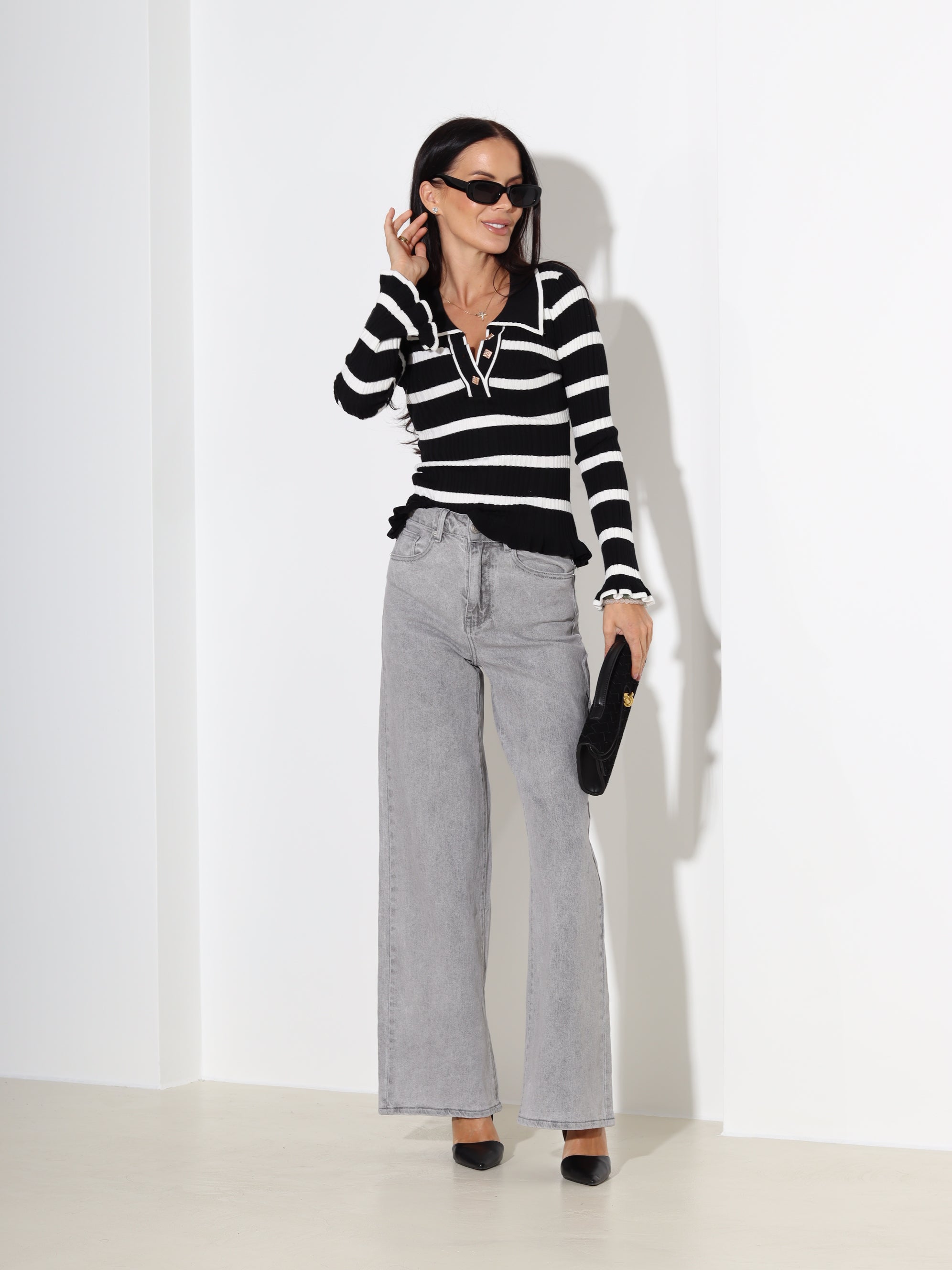 Melns adīts džemepris ar baltām strīpām un zelta krāsas podziņām - 18179