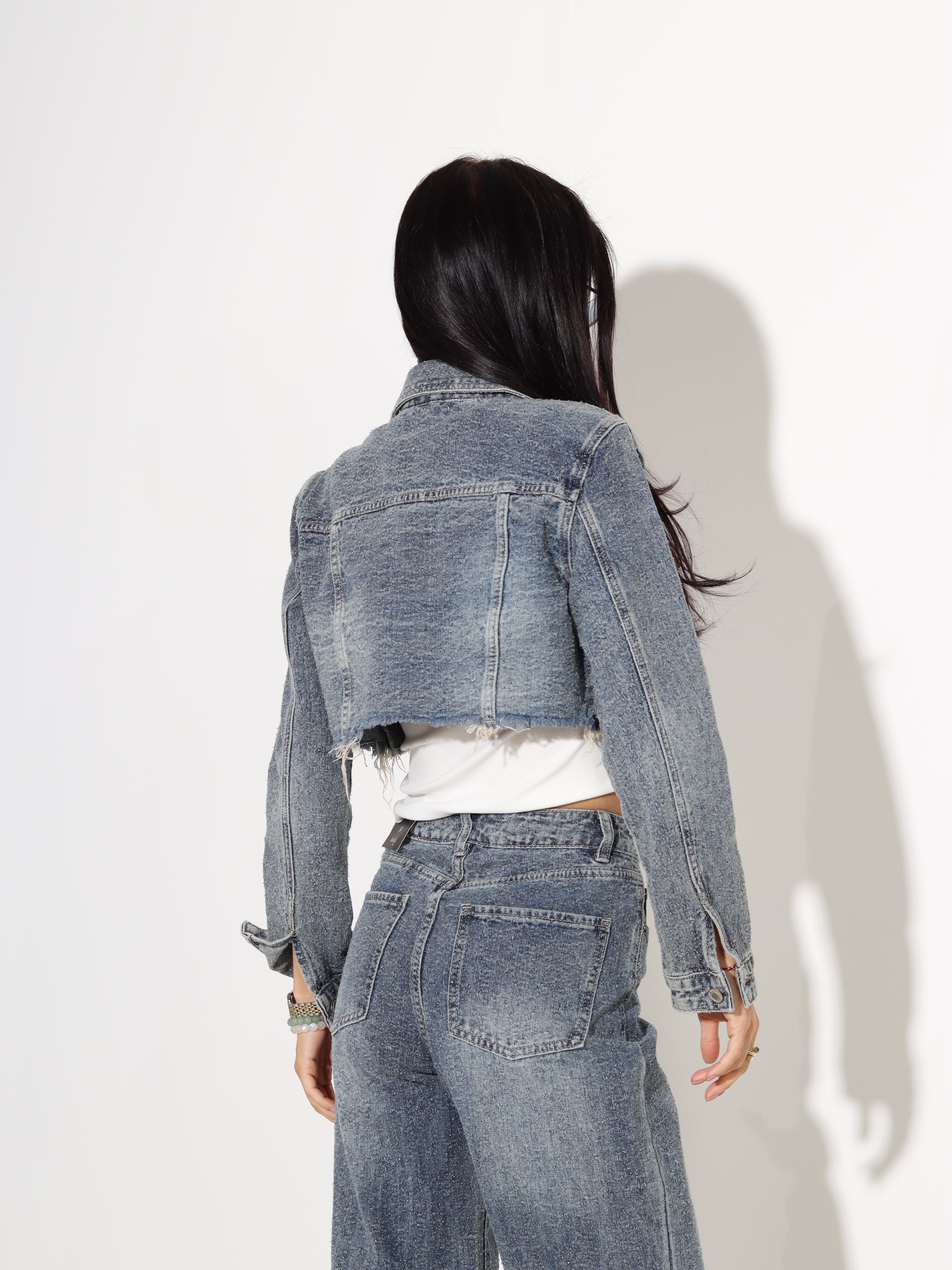 Zilganzaļa džinsa jaka ar raustītu diedziņu - 18172