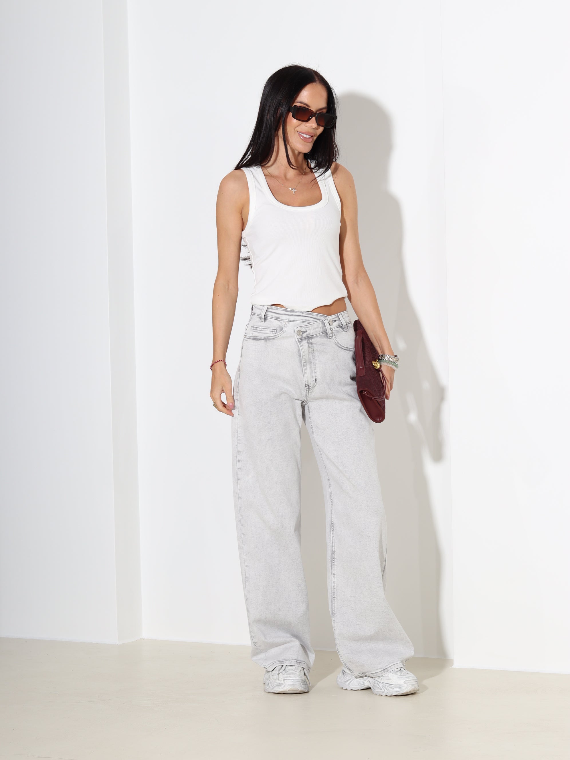 G.pelēkas džinsa püksid ar slīpu pogas aizdari - 18168