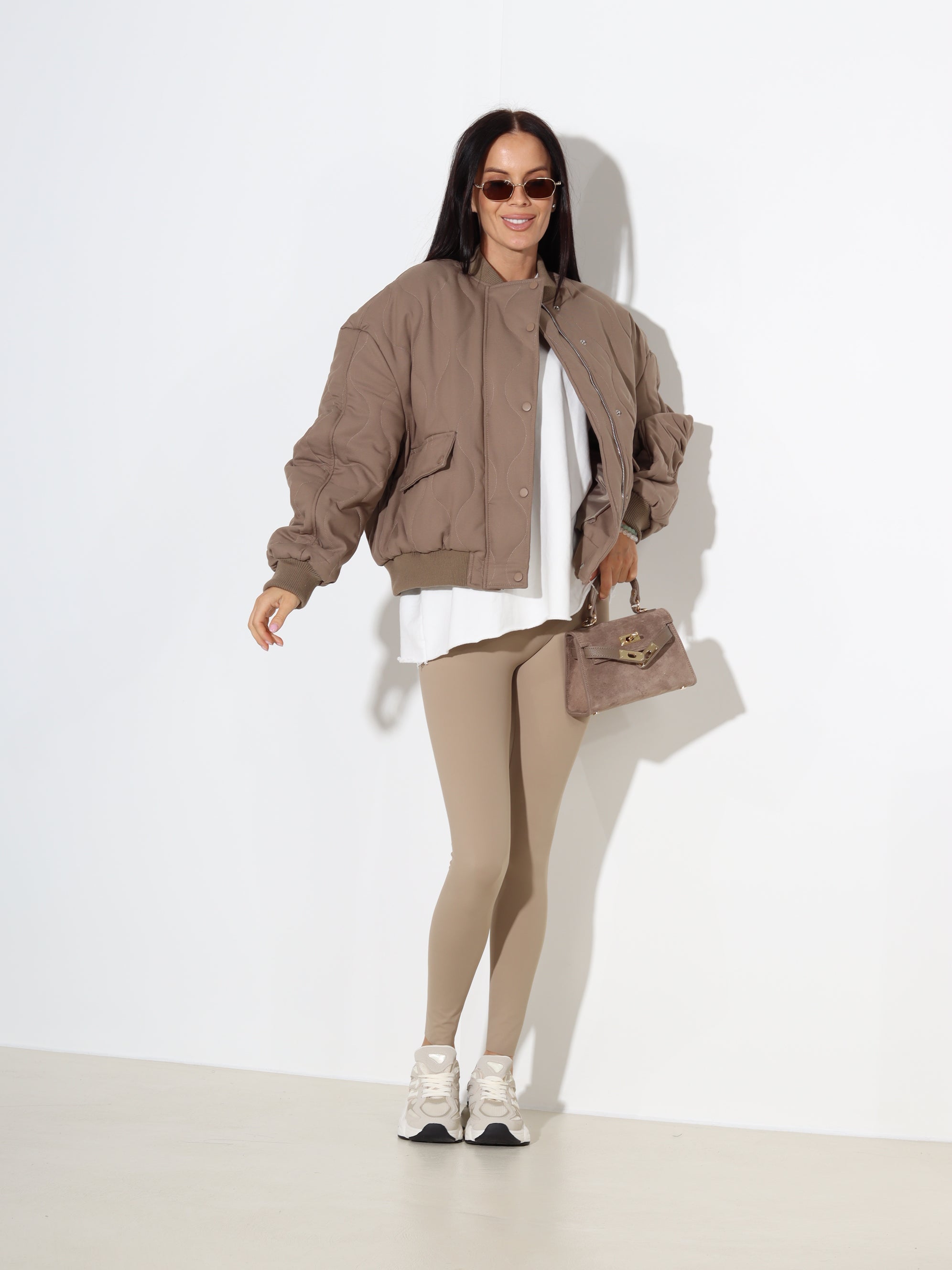 Tumša taupes bombertipa virsjaka- 18440