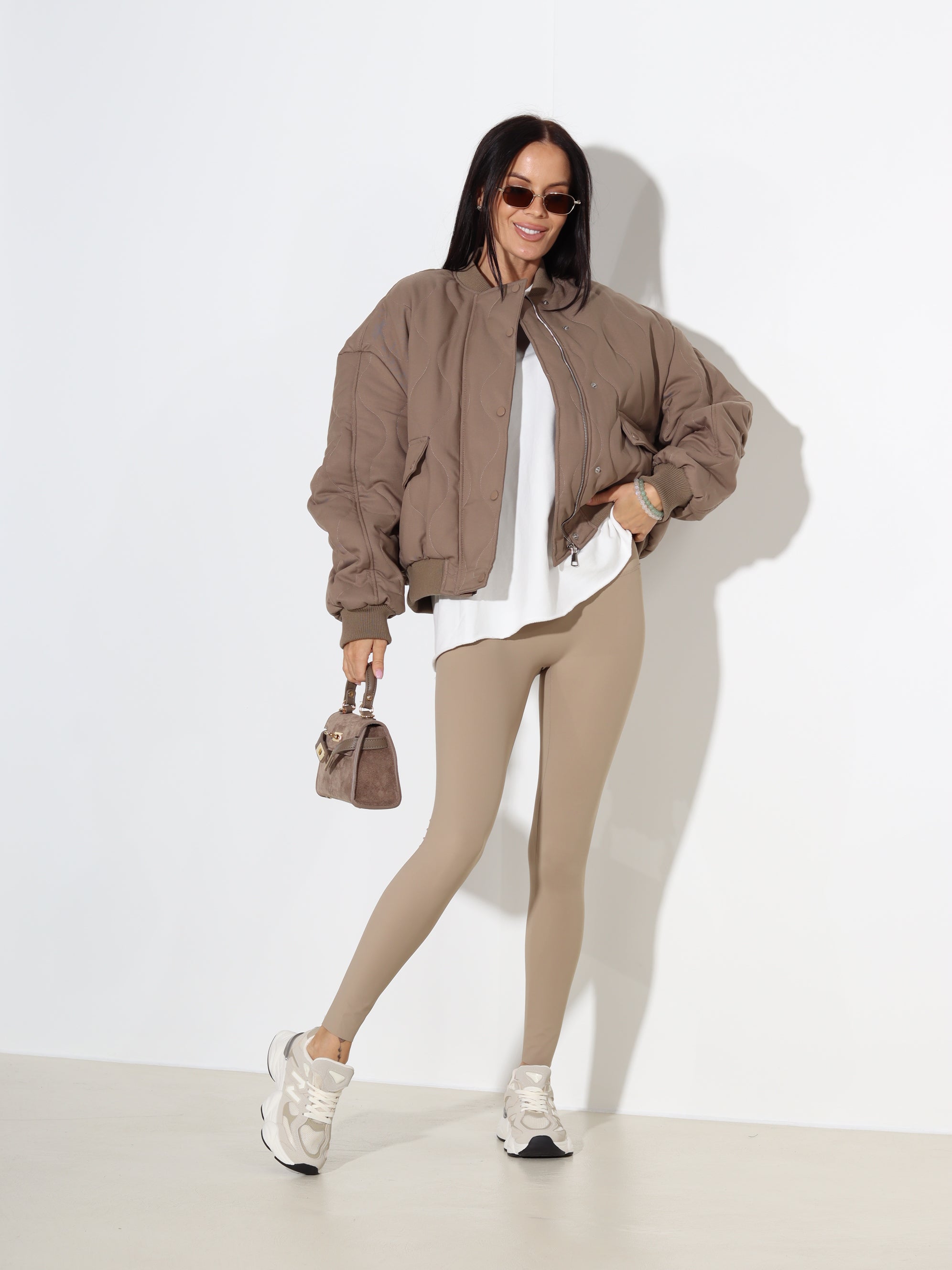 Tumša taupes bombertipa virsjaka- 18440