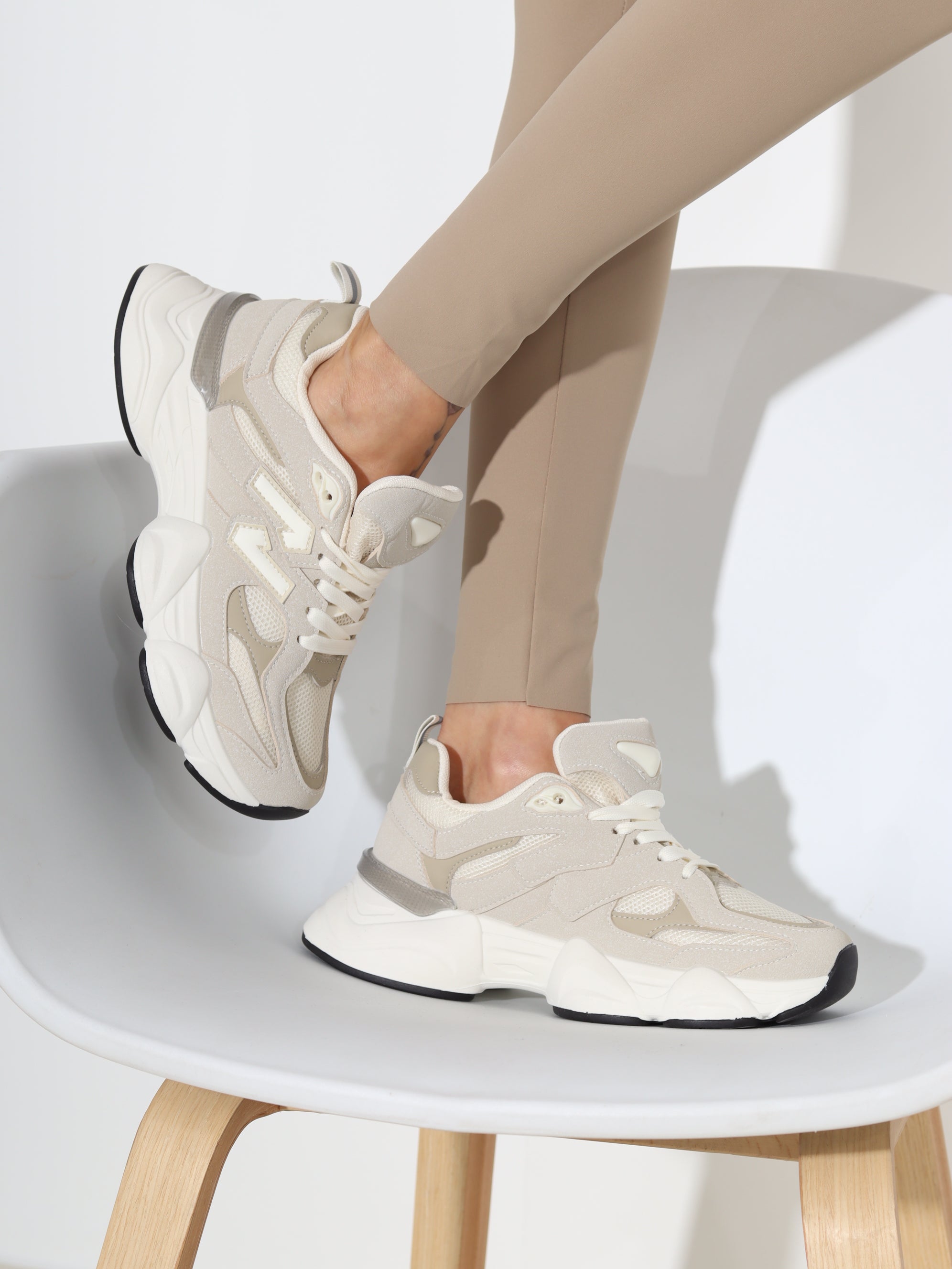 Bēša sportiska stila apavi 'N' - 18452