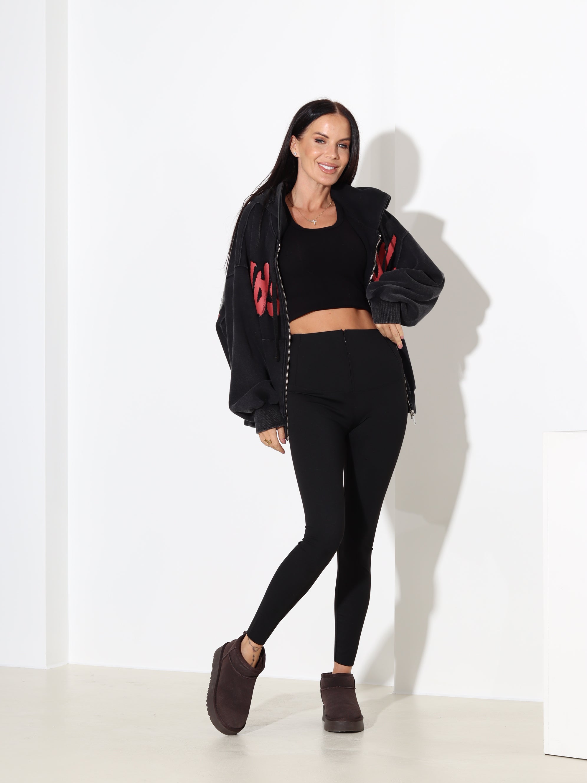 Melni legingi ar nenošūtiem galiem un rāvējslēdzēju- 17985