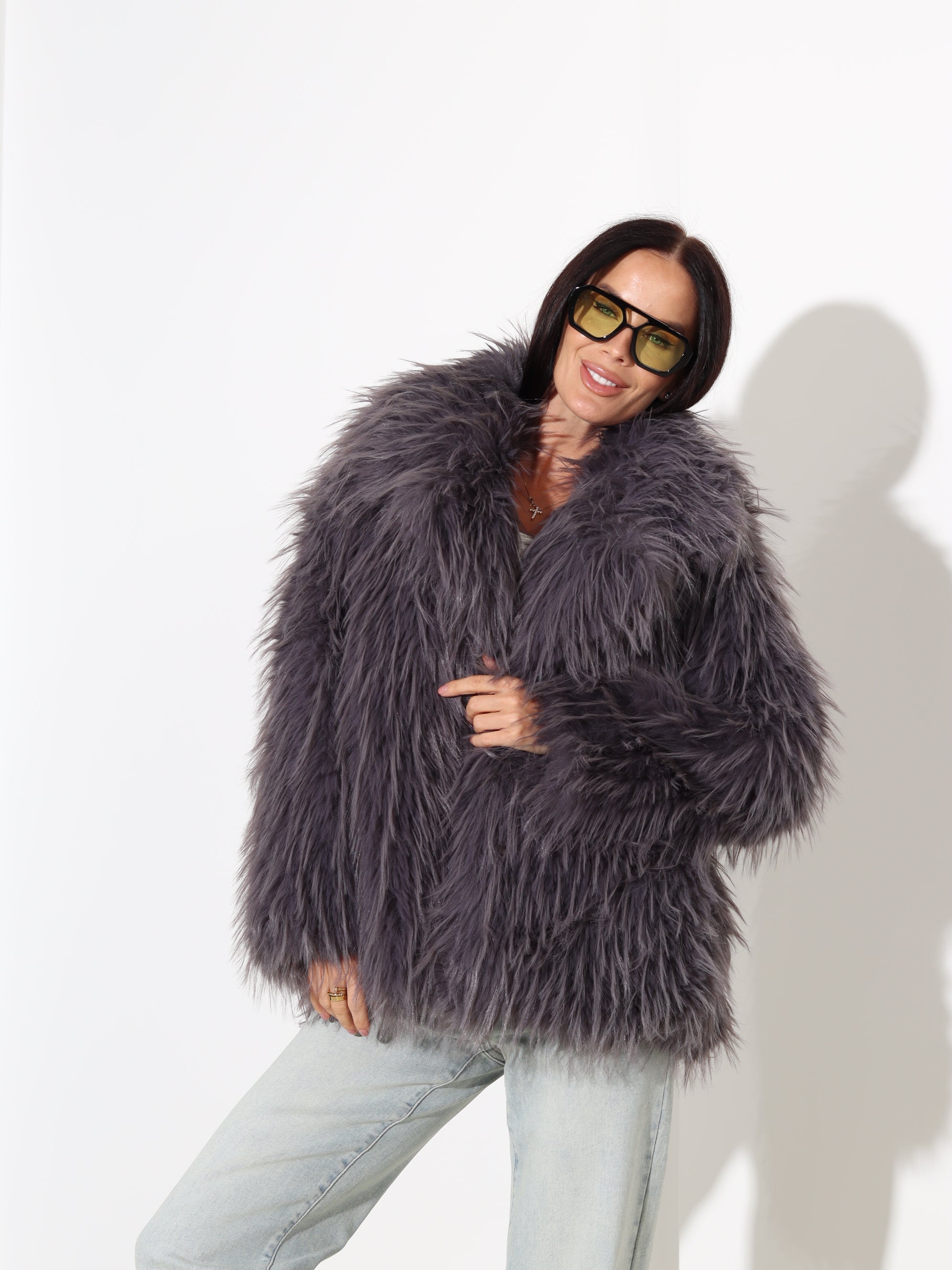 Pelēks, īss erinevate spalvu garuma m/ā kažoks - 17989. a