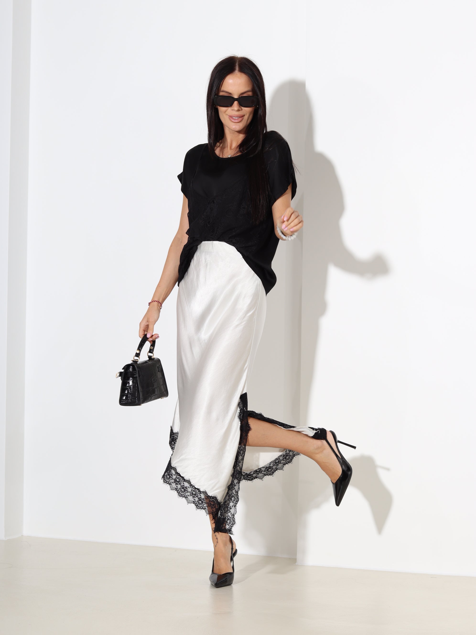 Balti viskozes svārki ar slīpu apakšmalu - 18486