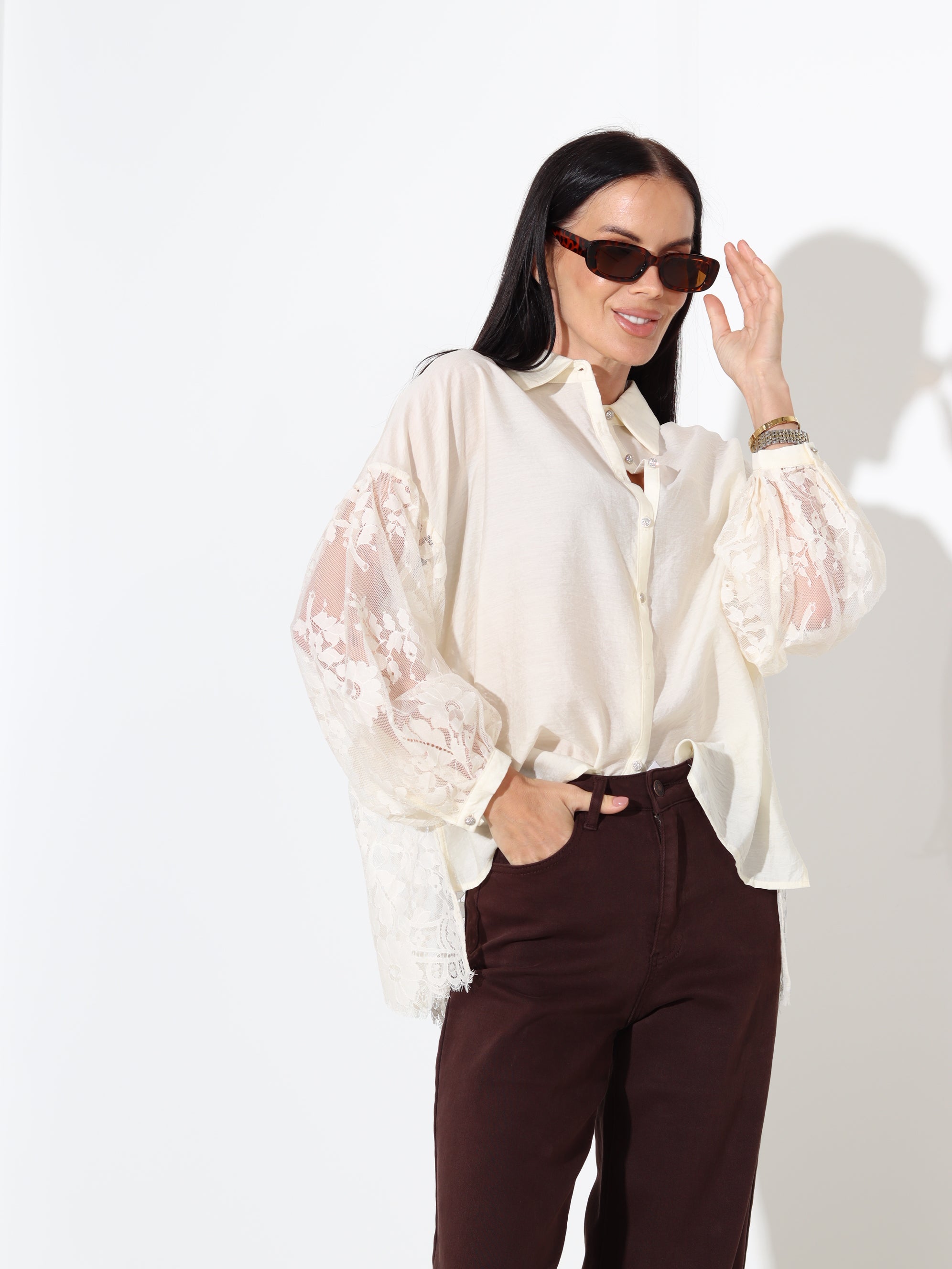 Bēša blūze ar mežģīnēm - 17997