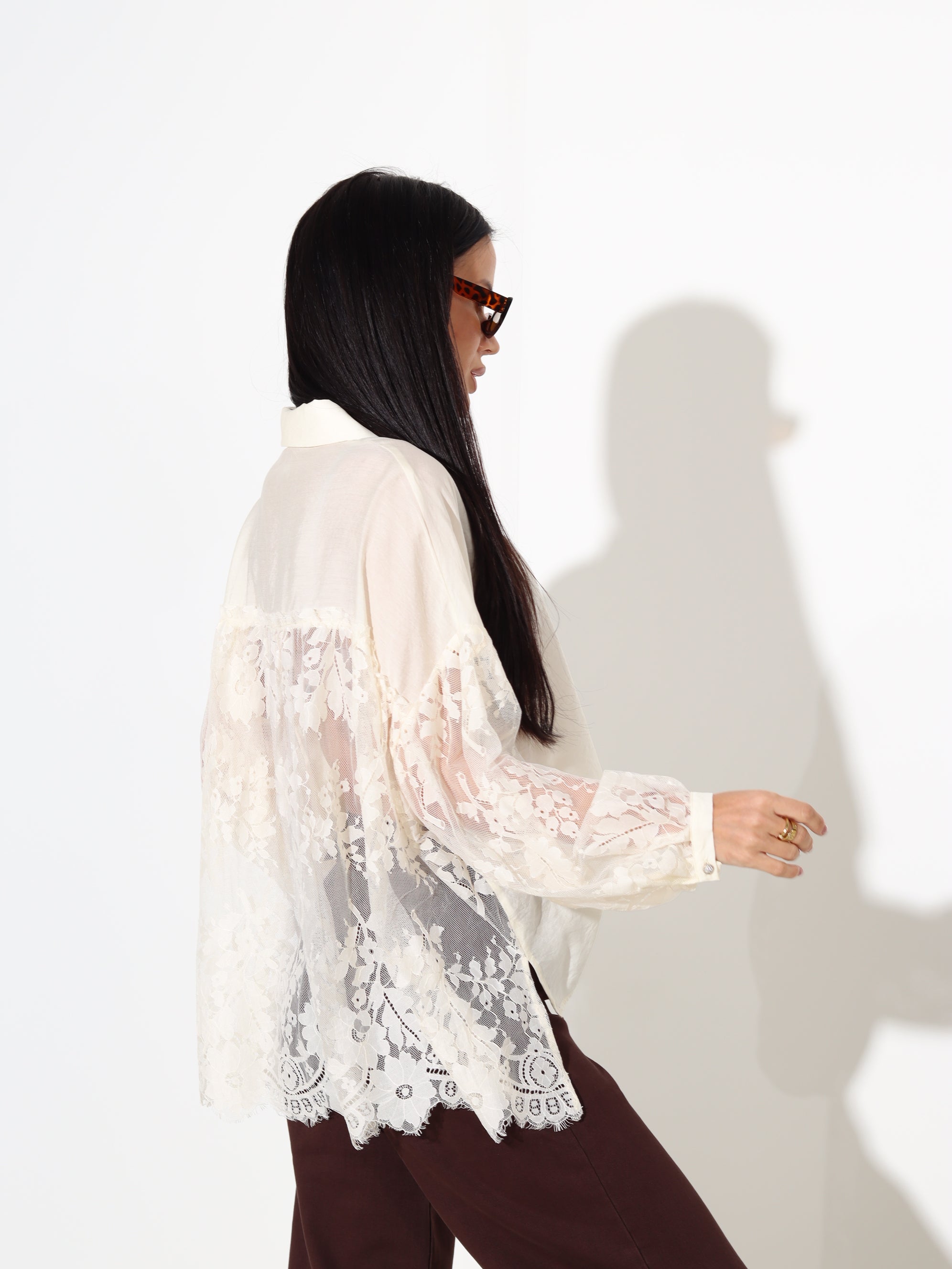 Bēša blūze ar mežģīnēm - 17997