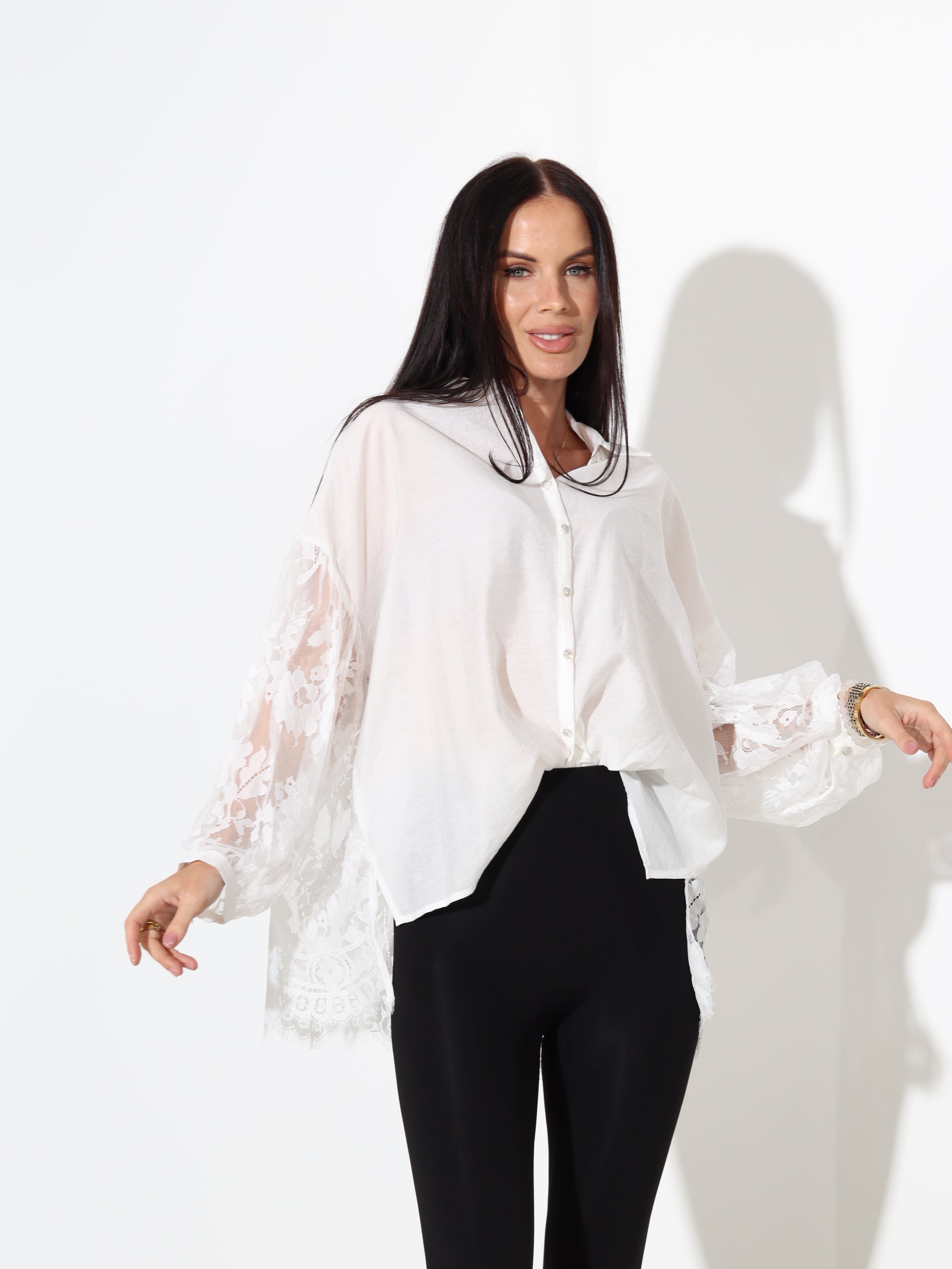 Balta blūze ar mežģīnēm - 17996