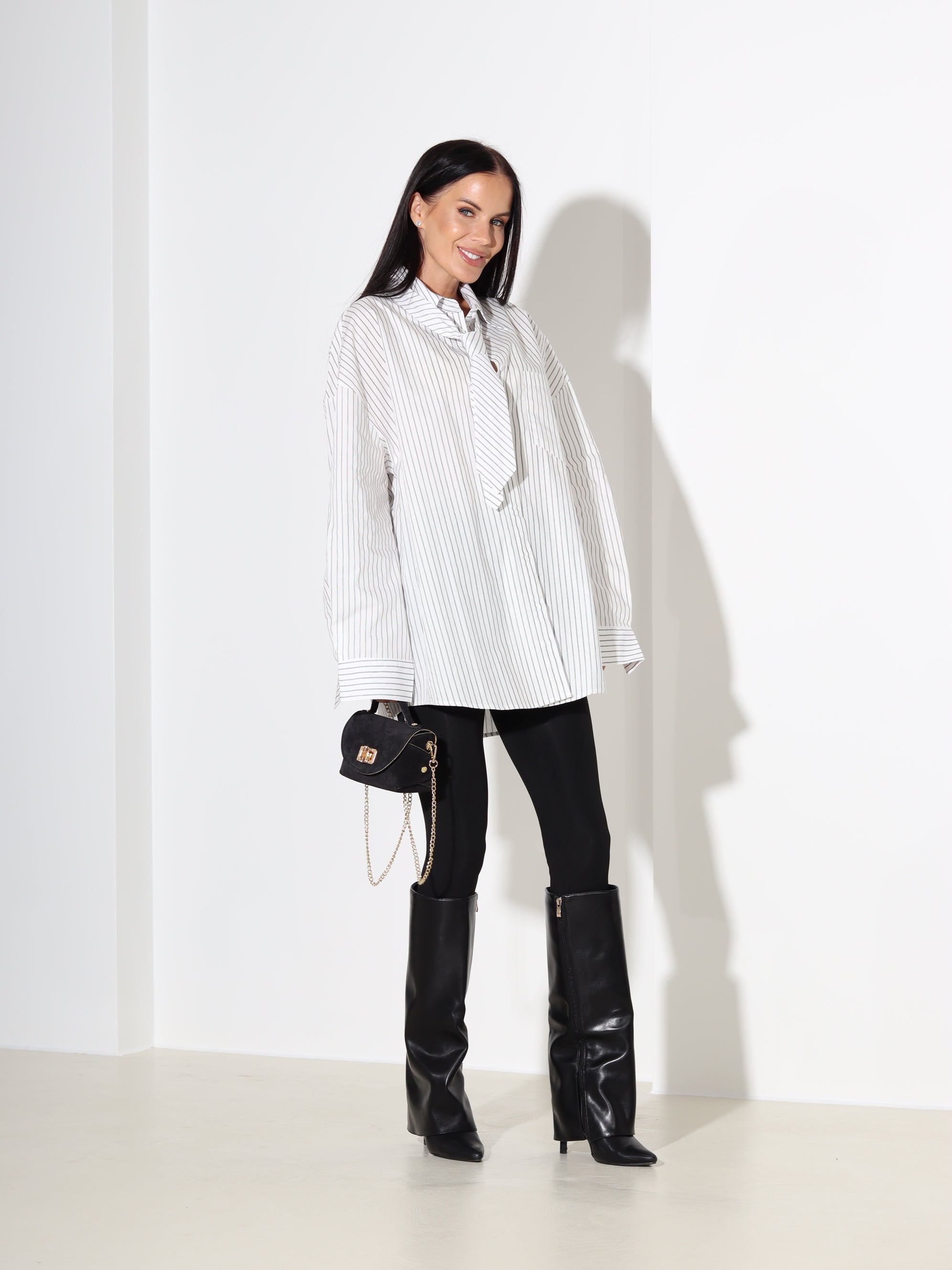 Baltas kokvilnas krekls ar šlipses akcentu - 18009