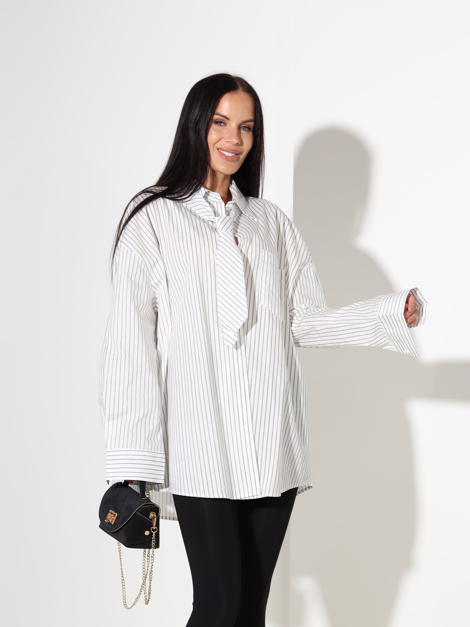 Baltas kokvilnas krekls ar šlipses akcentu - 18009