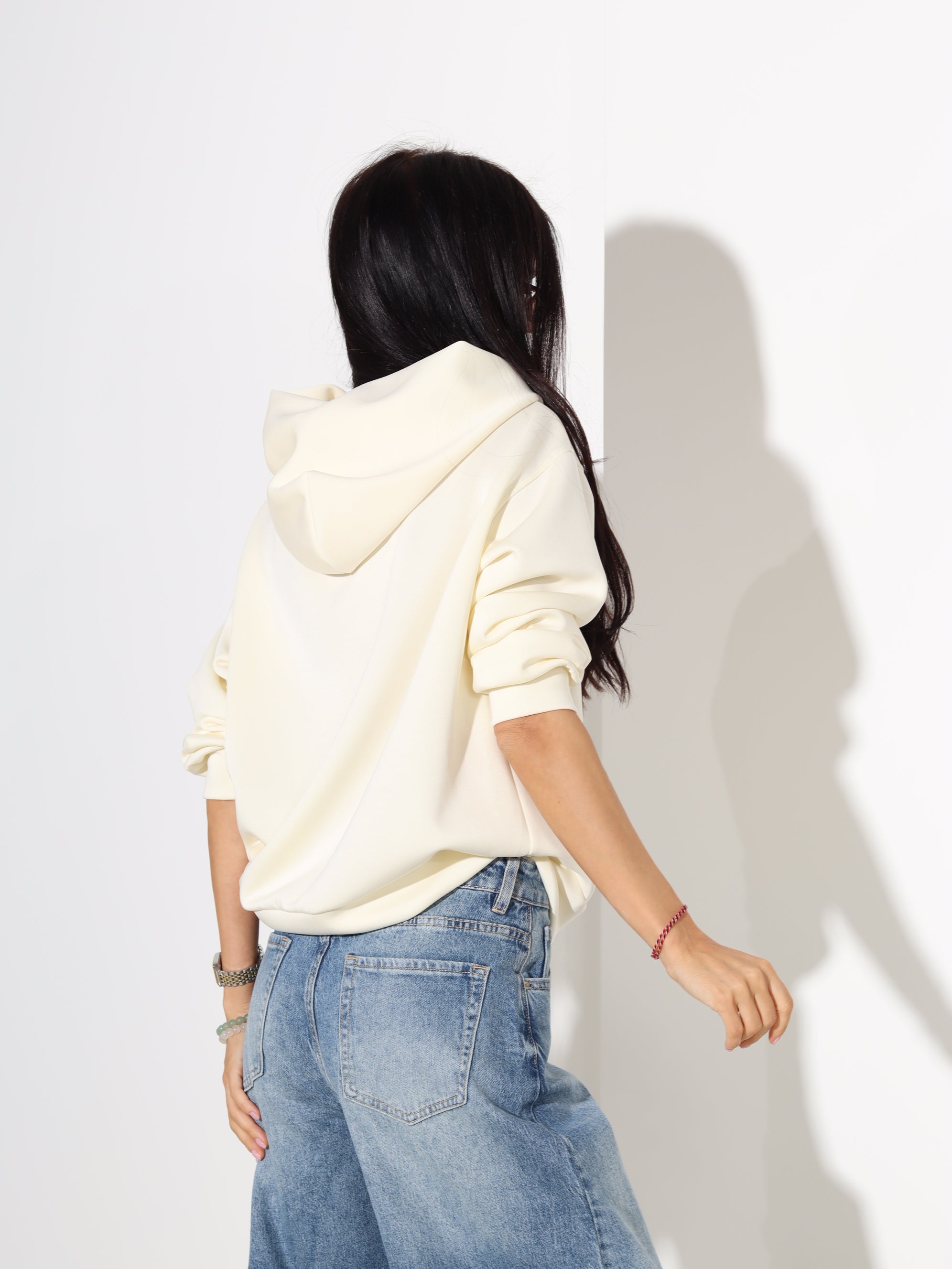 Blāvi dzeltens žemperis ar kapuci - 18278