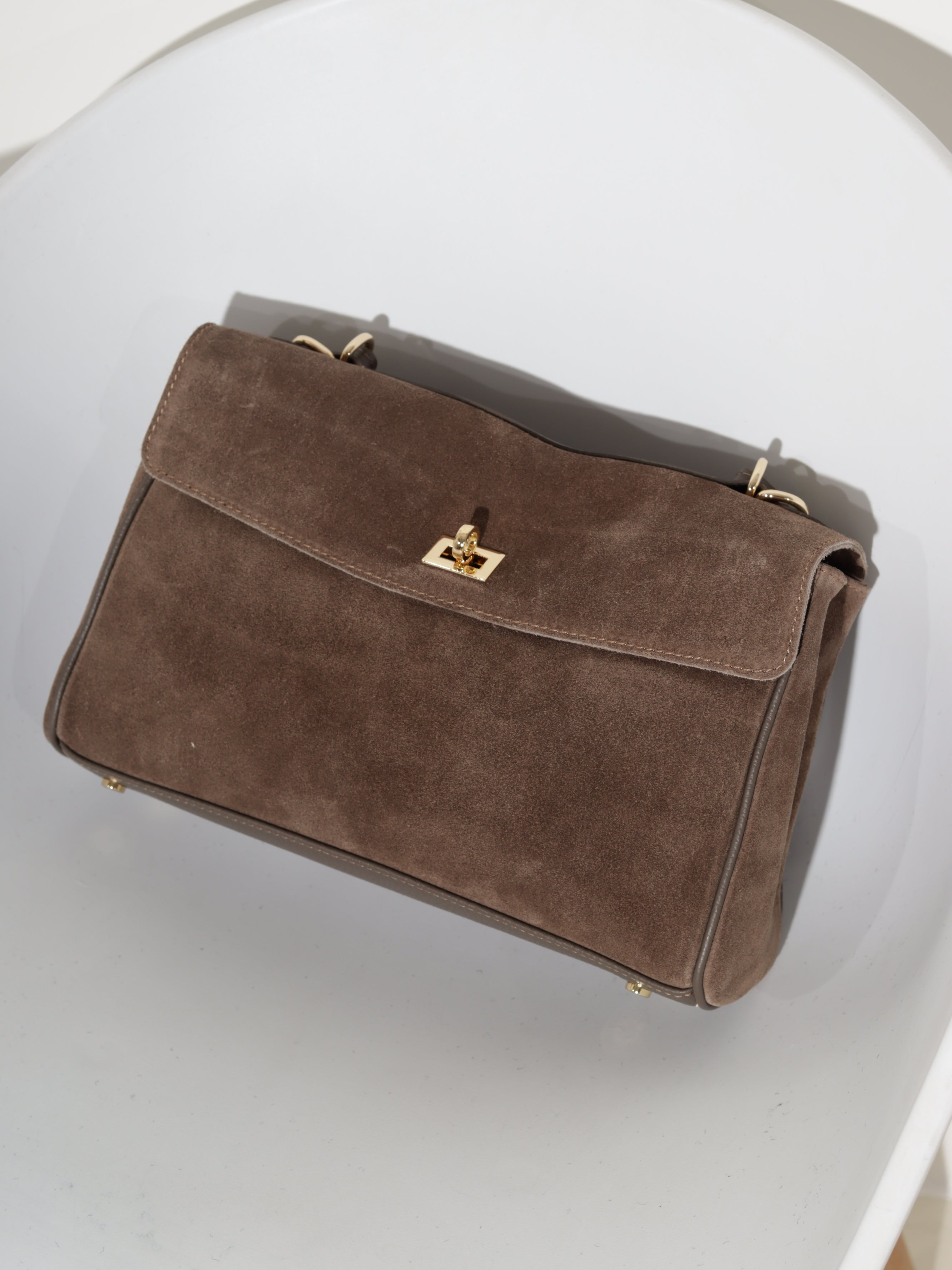 Taupe, d/zamšādas ,vintage stila soma ar atloku- 20860