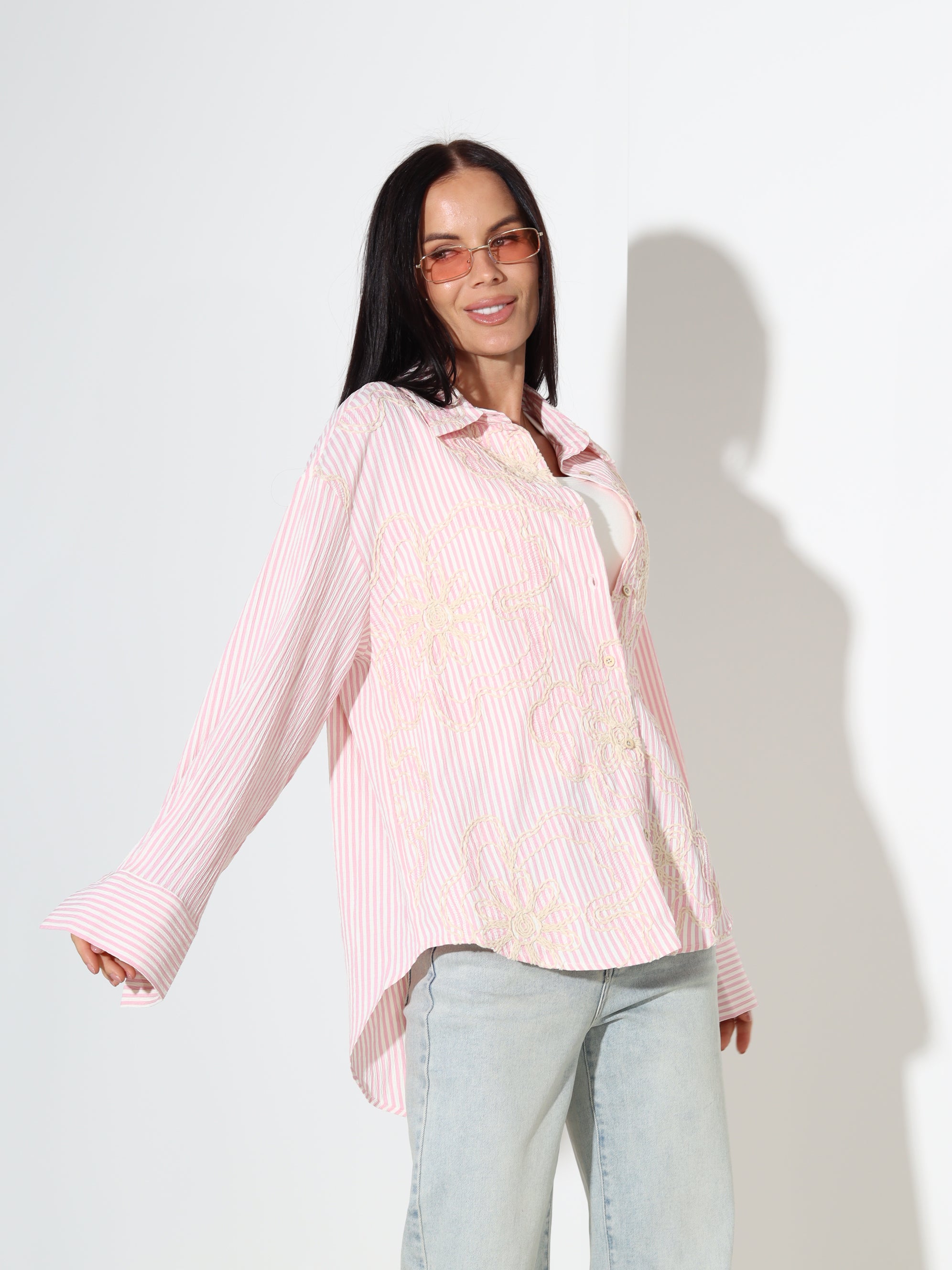 Rozā, strīpains krekls ar izšuvumu - 18032