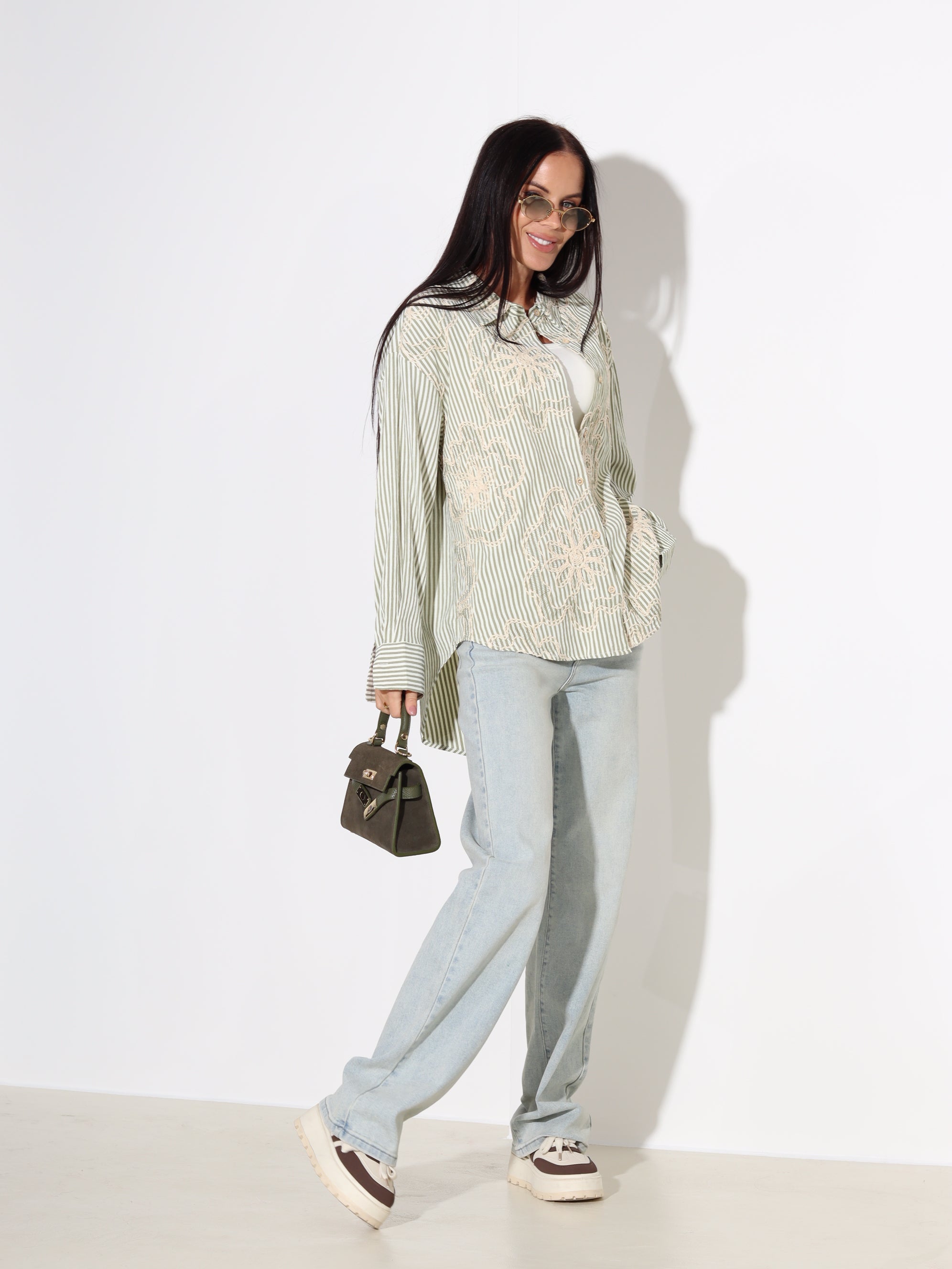 Zaļš, strīpains krekls ar izšuvumu - 18030. a