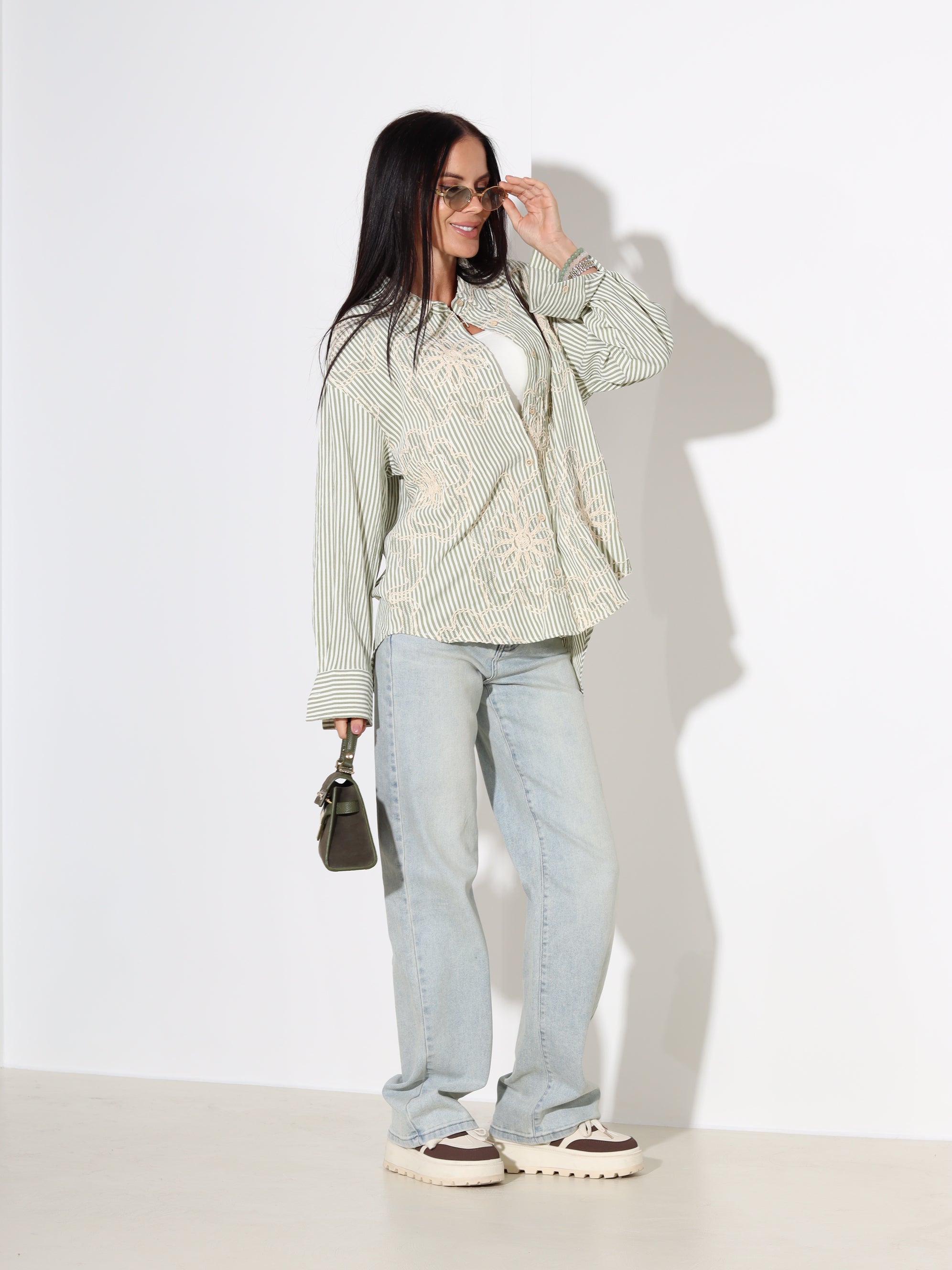 Zaļš, strīpains krekls ar izšuvumu - 18030. a