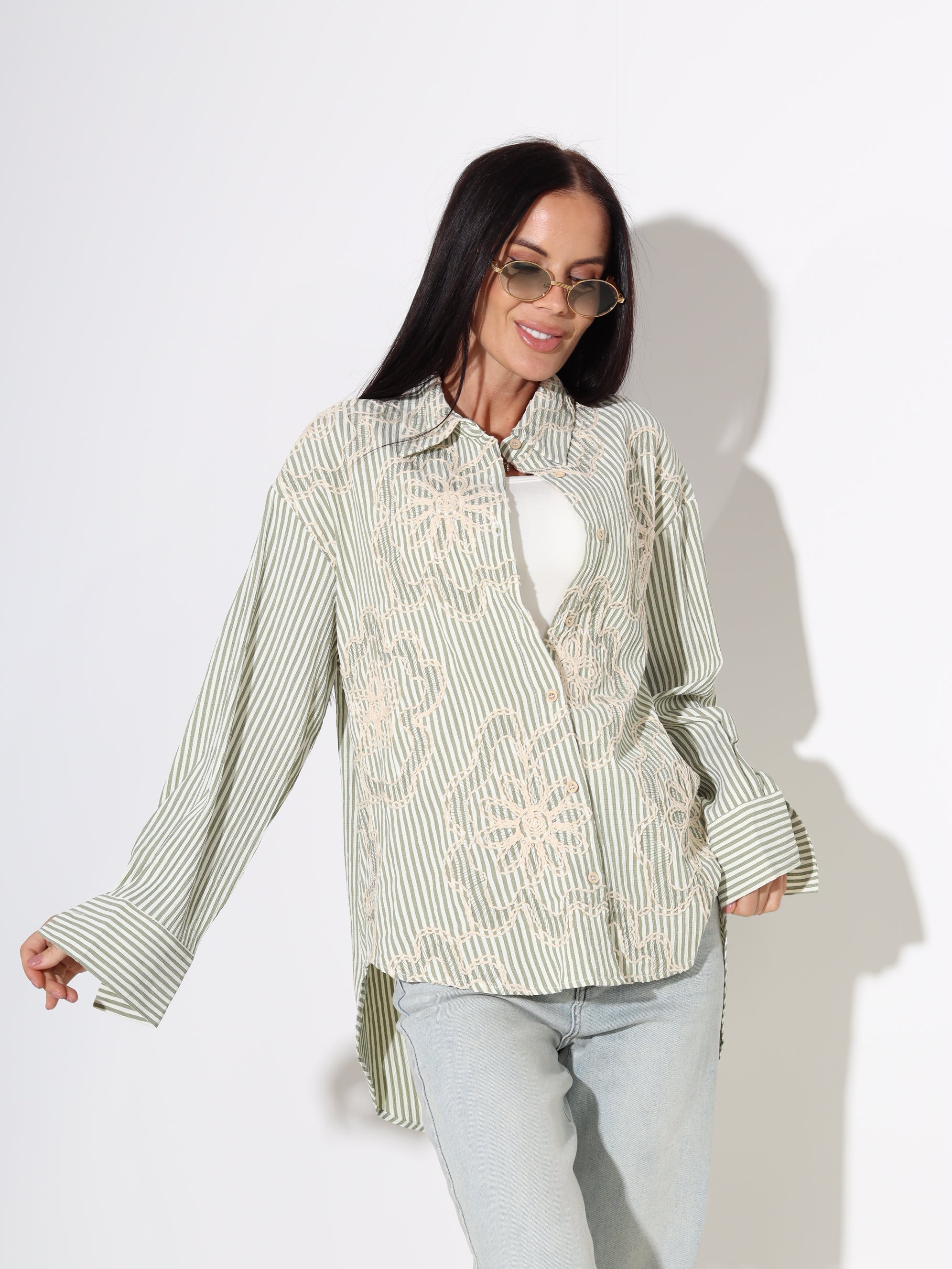 Zaļš, strīpains krekls ar izšuvumu - 18030. a