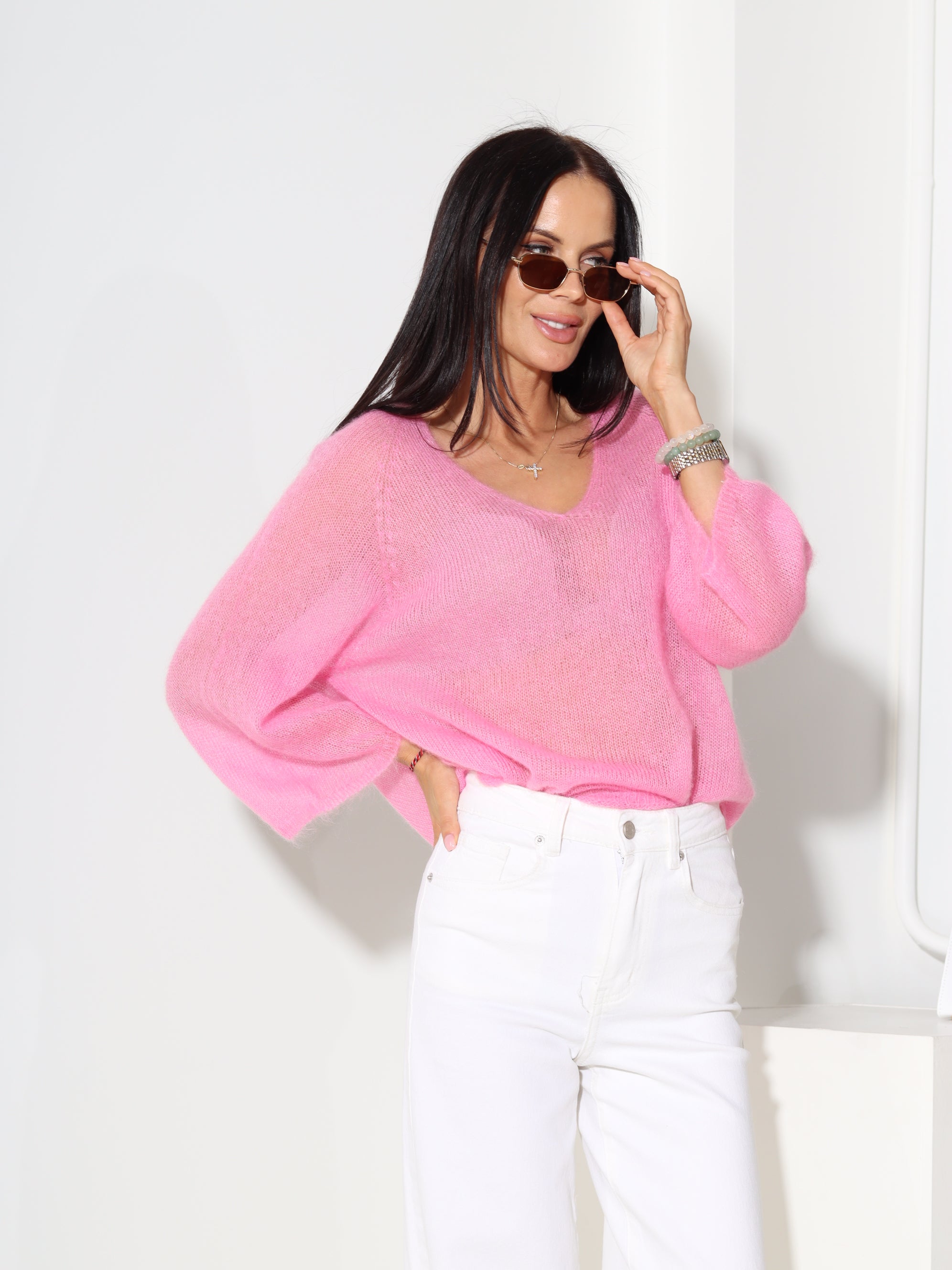 Koši rozā, smalka adījuma džemperis ar "V" veida dekoltē - 18529