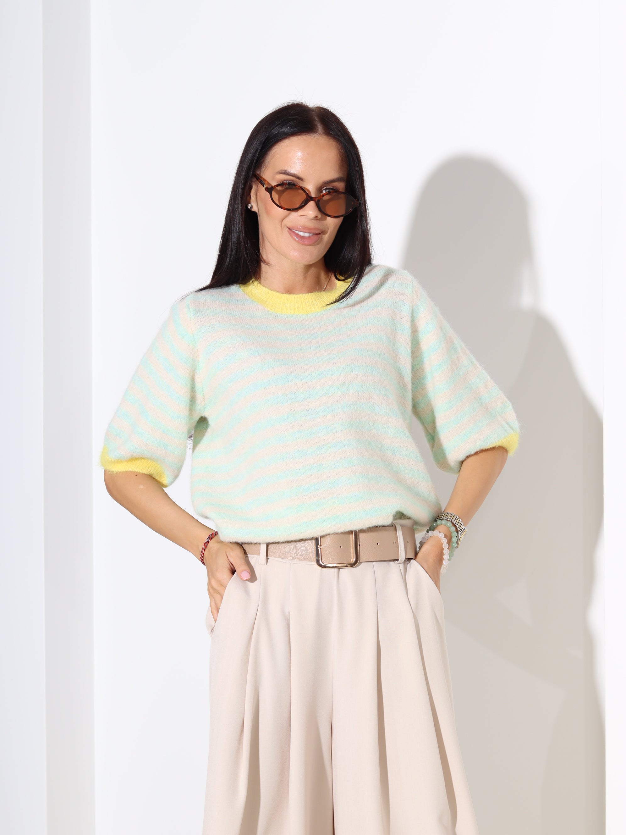 Zaļš, strīpains džemperis ar īsām piedurknēm - 18295