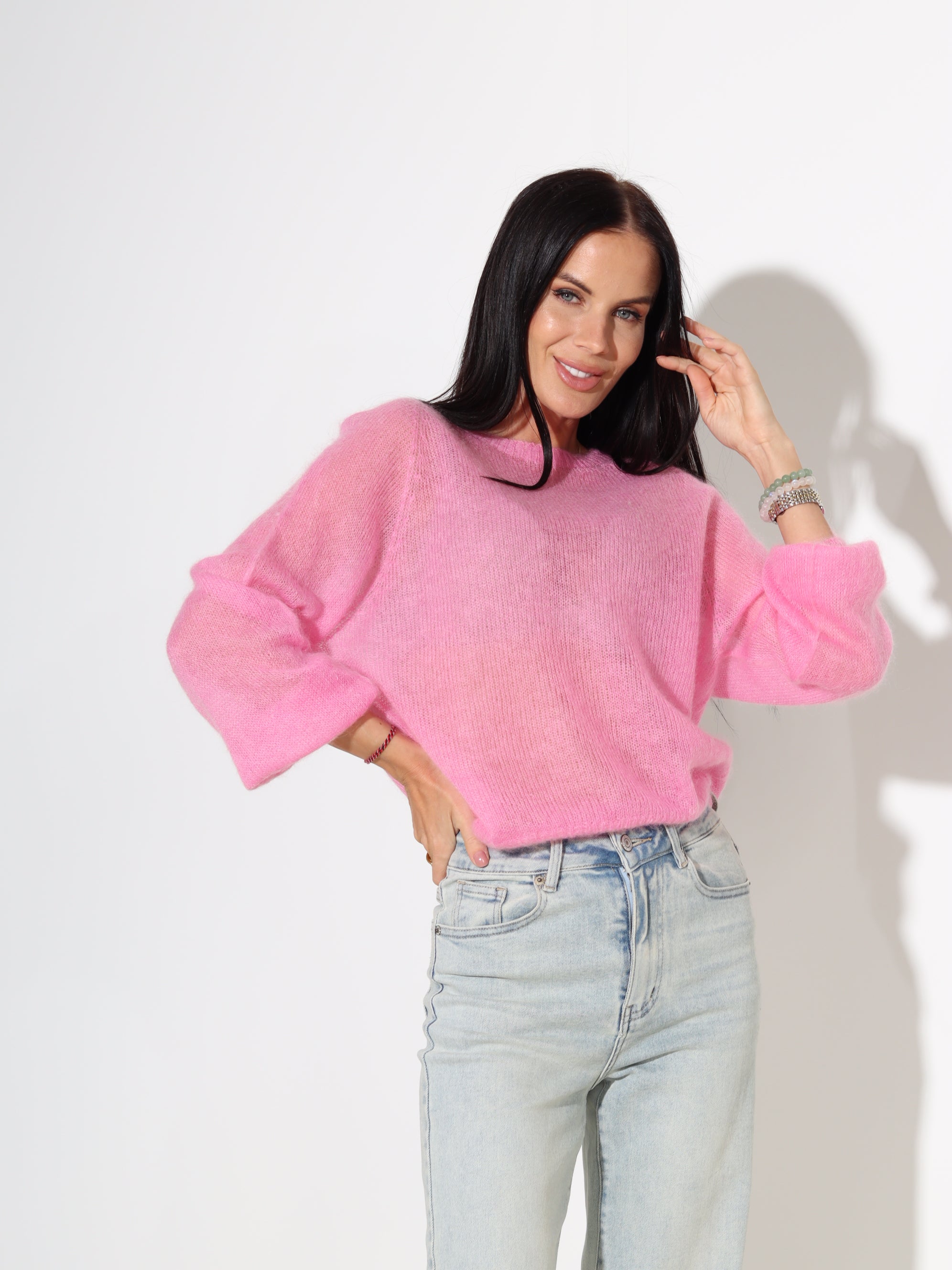 Rozā smalka adījuma mohēras džemperis ar "U" veida kakla izgriezumu - 18042