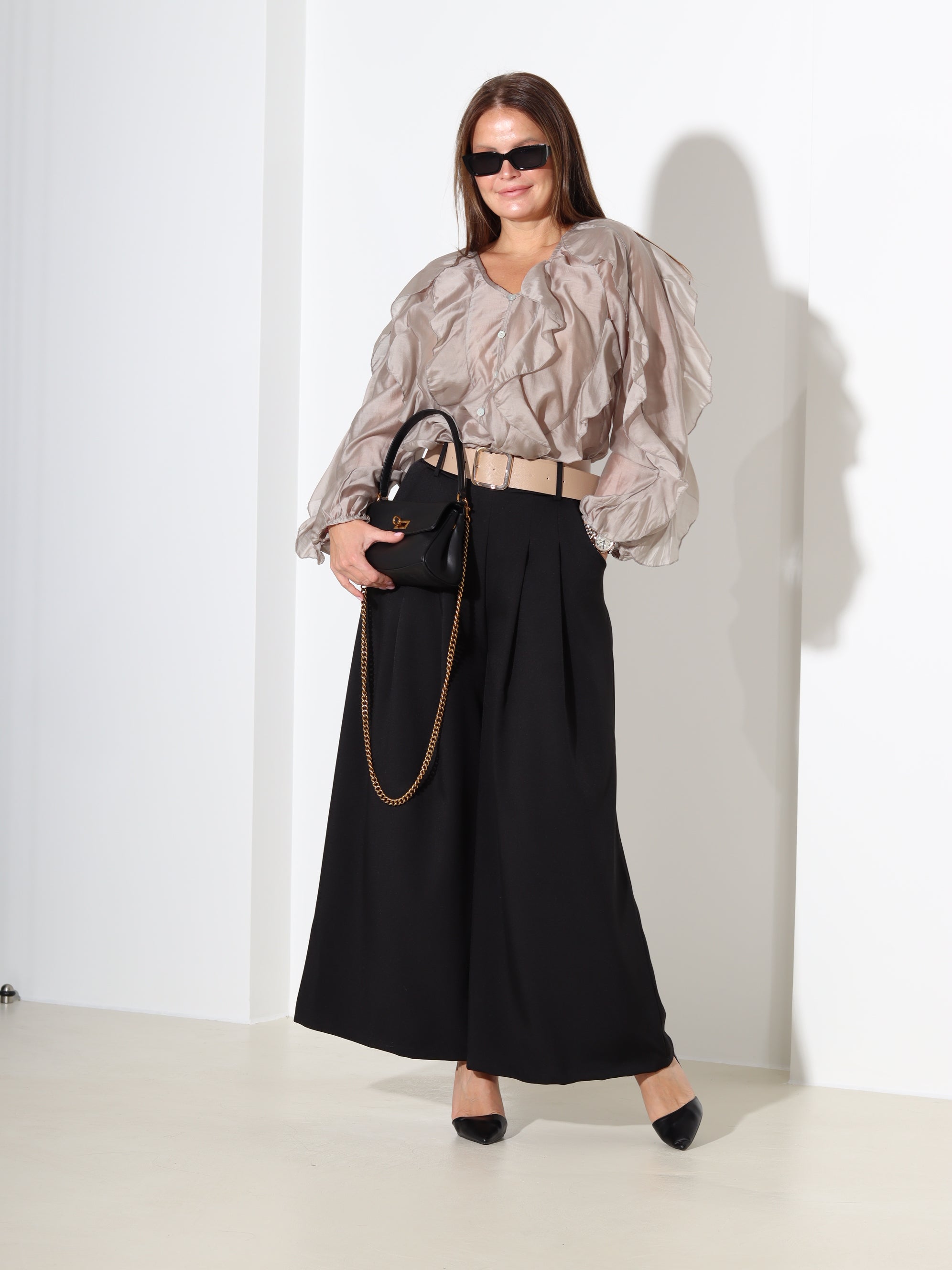 Melnas klassikalised püksid pruuniu platu jostu - 18289