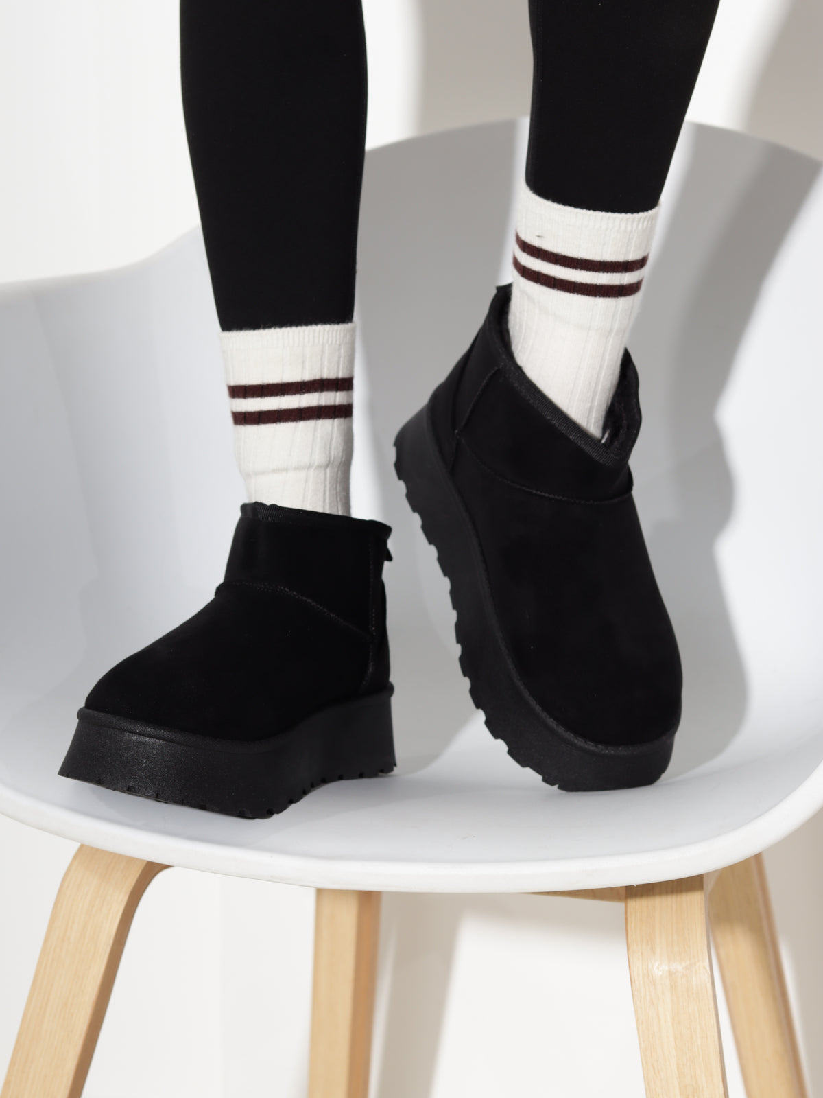 Melni, mākslīgās zamšādas zābaki, 'UGG' stilā - 21209