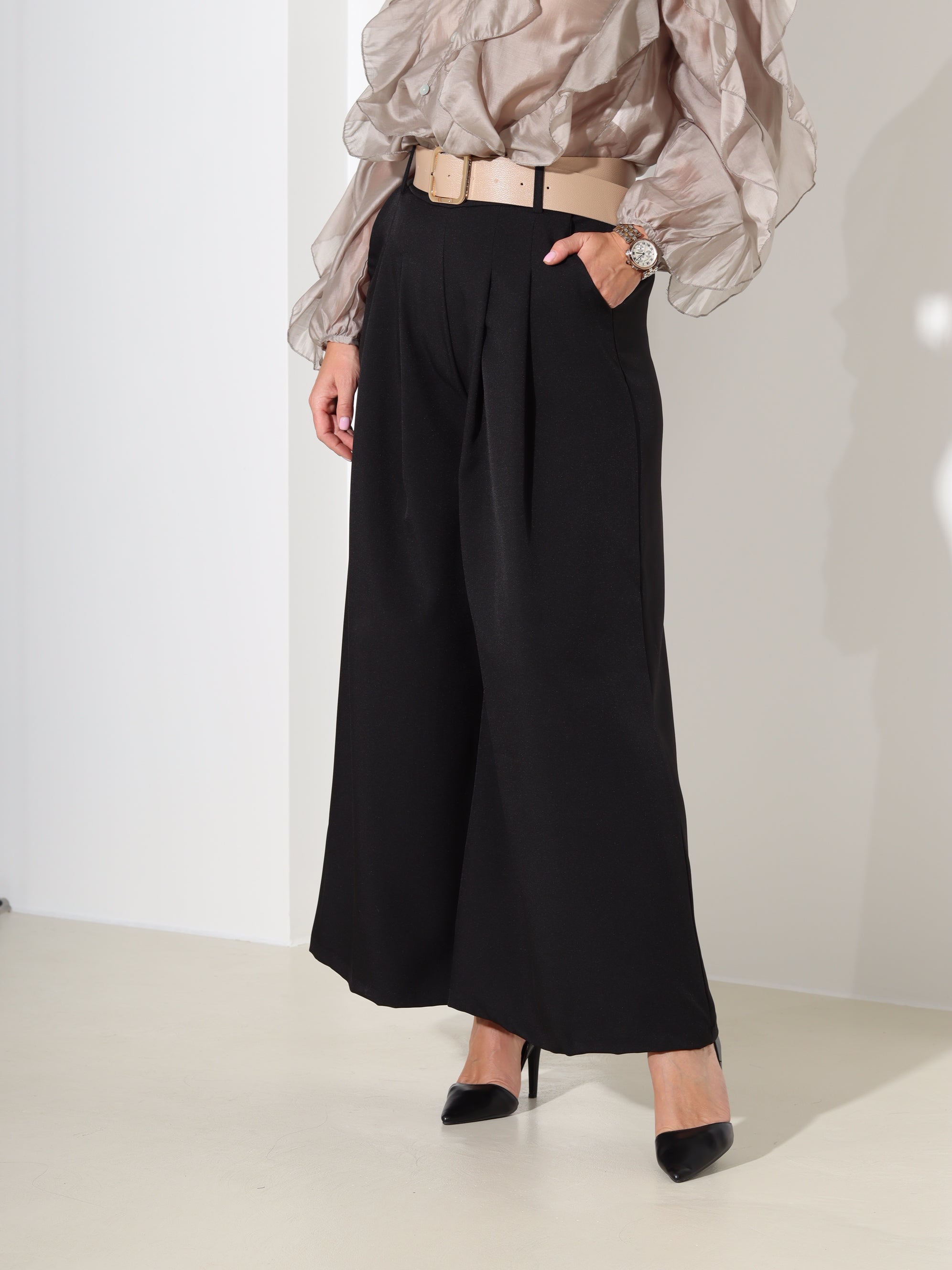 Melnas klassikalised püksid pruuniu platu jostu - 18289