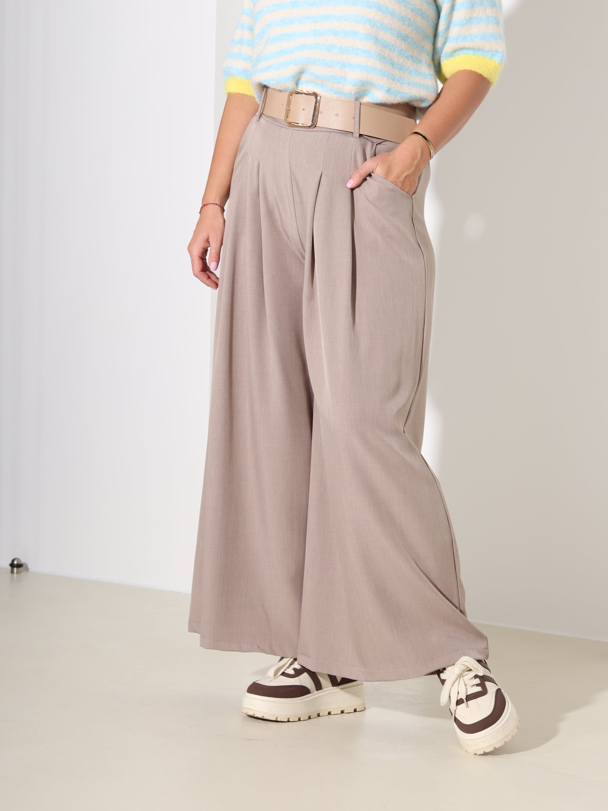 Taupe klassikalised püksid pruuniu platu jostu - 18290