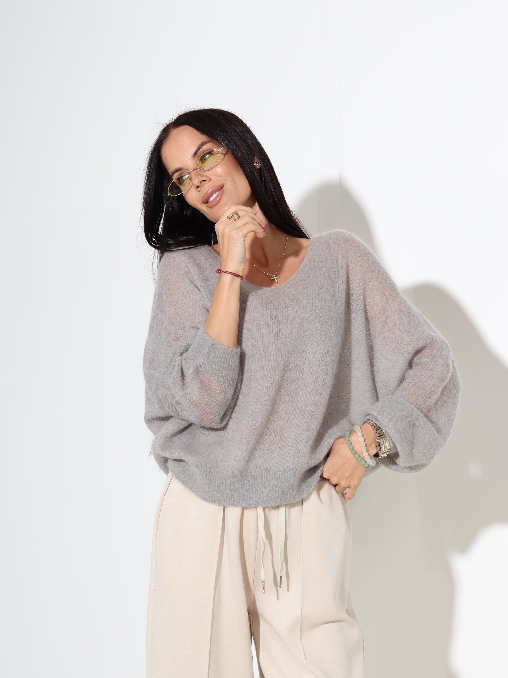 Pelēks, plāns alpakas/vilnas džemperis ar "V" veida dekoltē - 18054