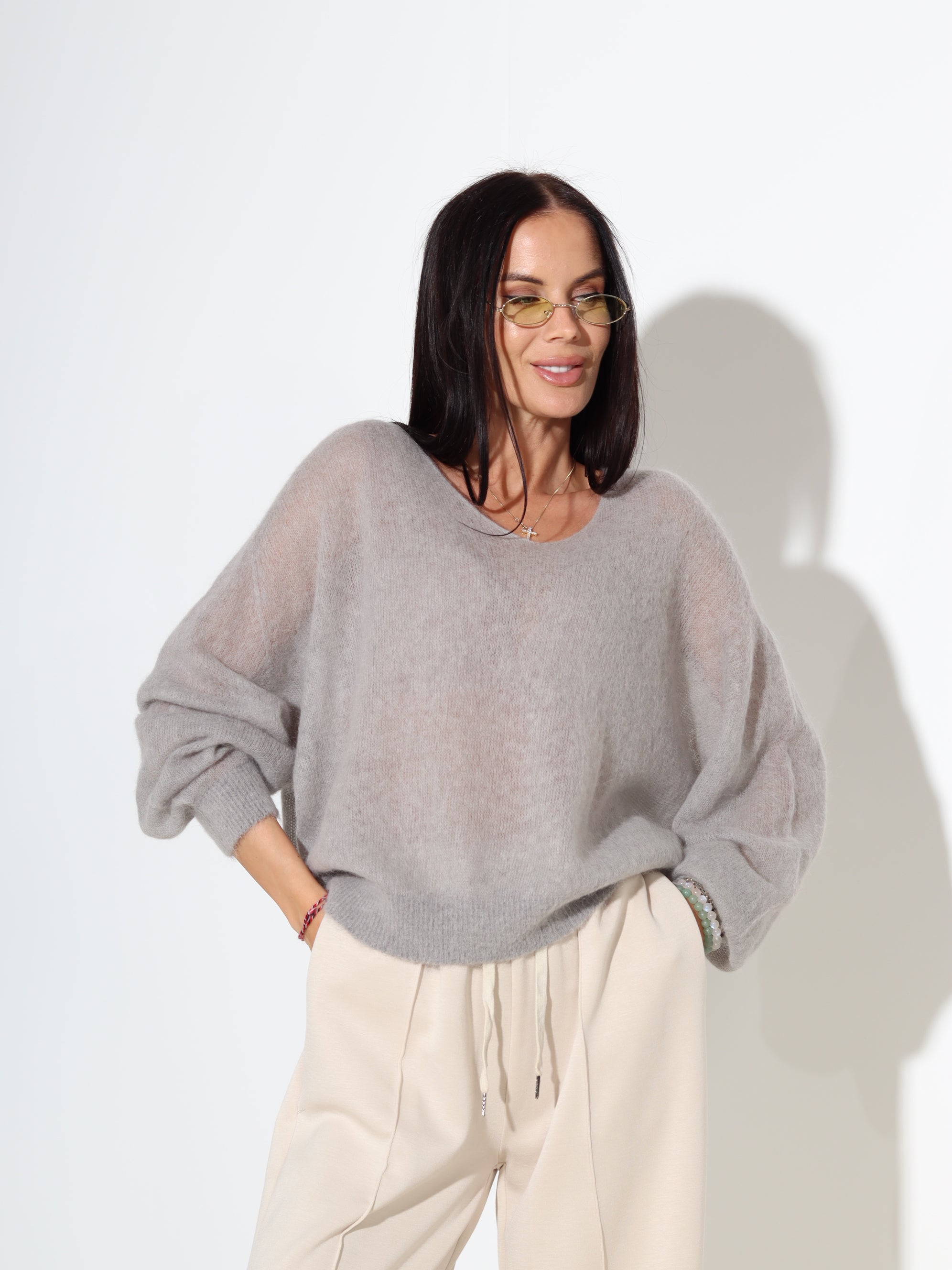 Pelēks, plāns alpakas/vilnas džemperis ar "V" veida dekoltē - 18054