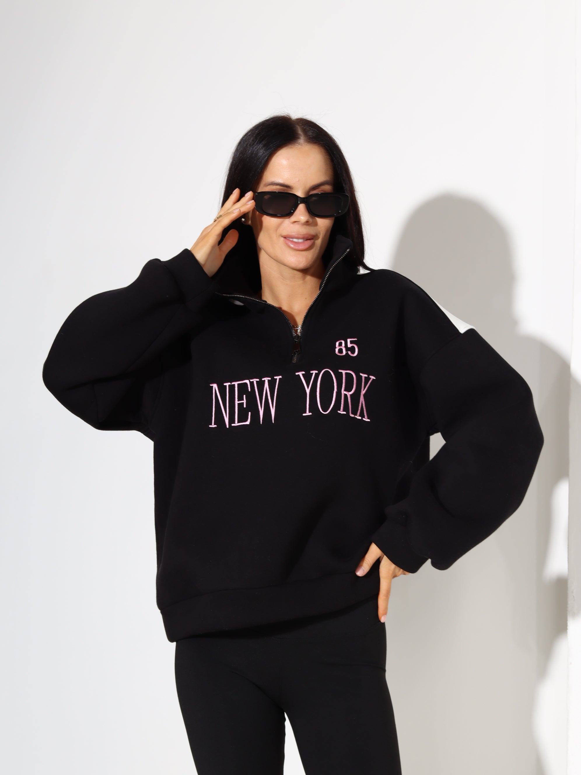 Melns džemperis "New York" ar rāvējslēdzēju - 17842