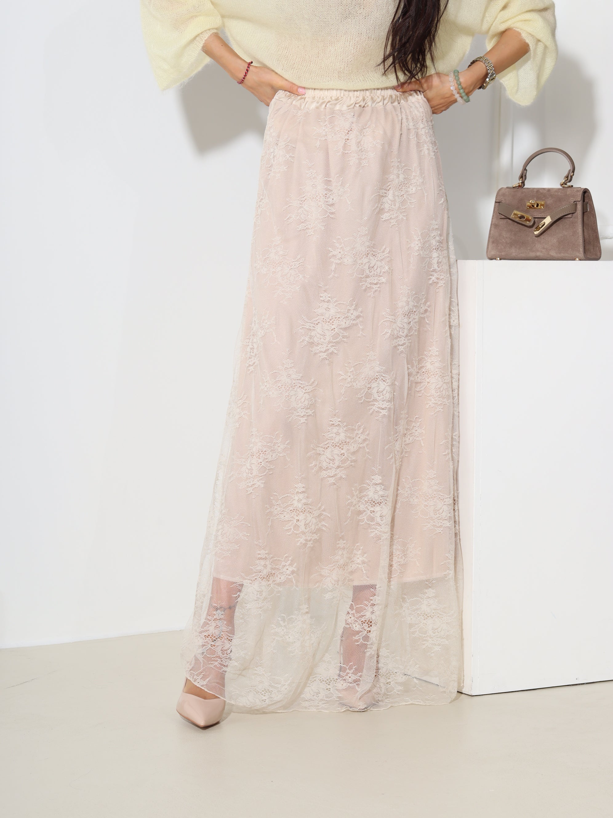 Bēši, gari tilla mežģīņu svārki - 18556