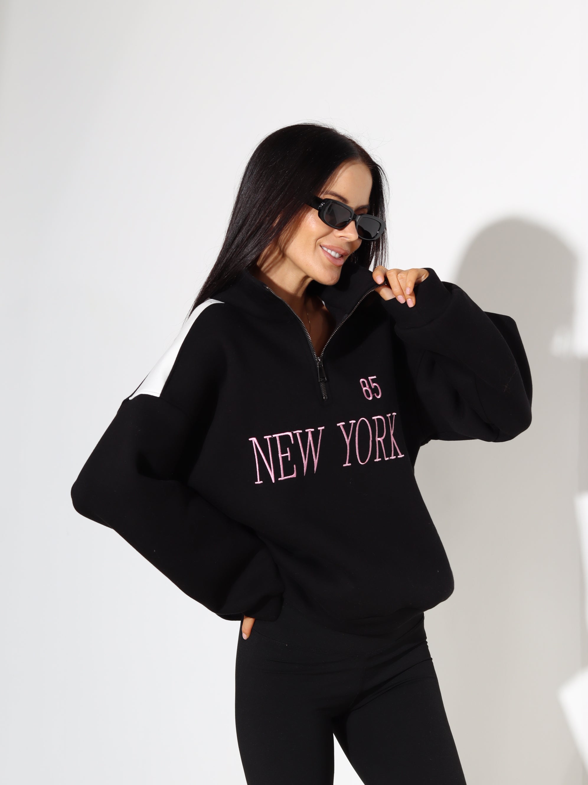 Melns džemperis "New York" ar rāvējslēdzēju - 17842