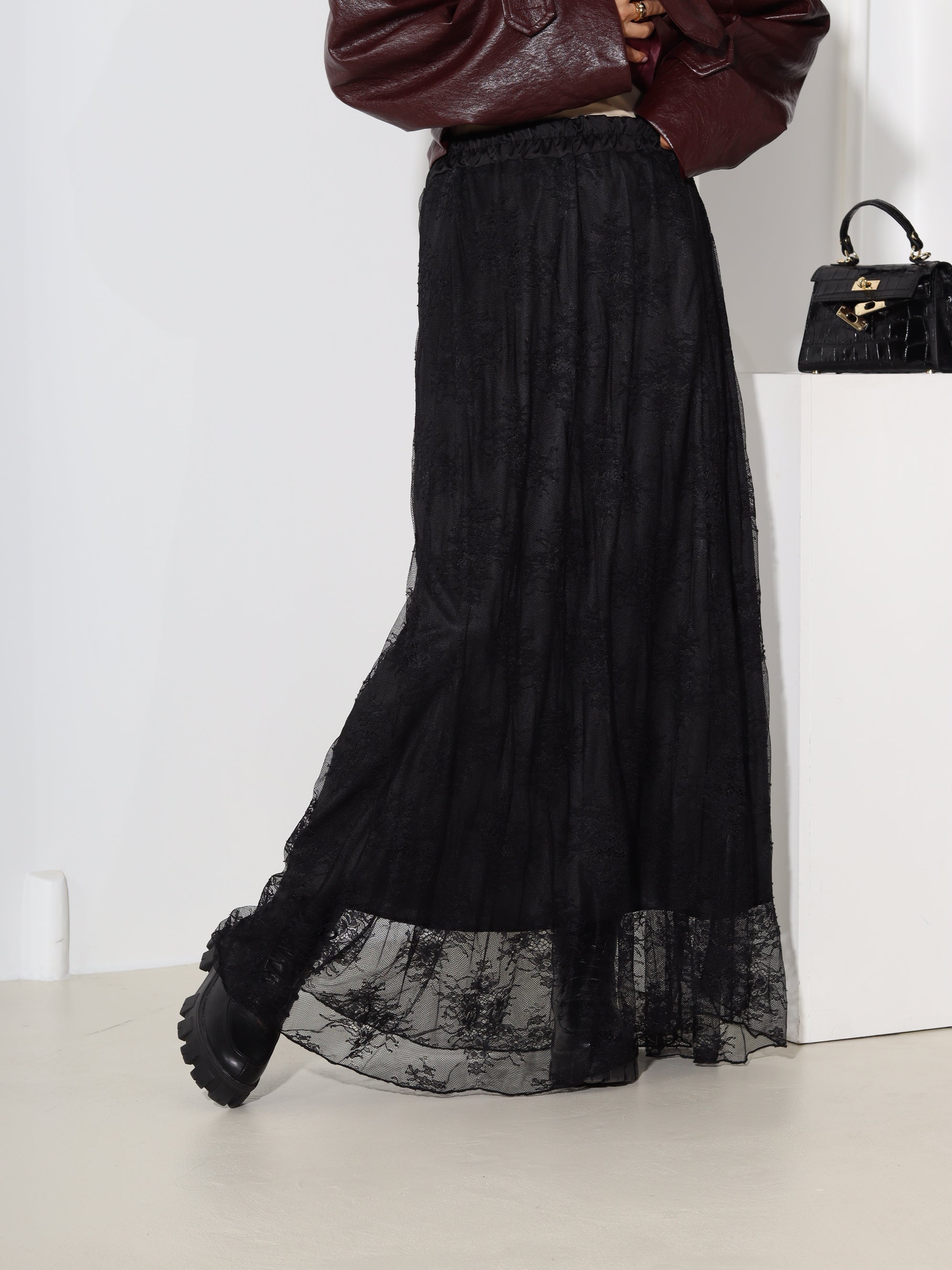 Melni, gari tilla mežģīņu svārki - 18557