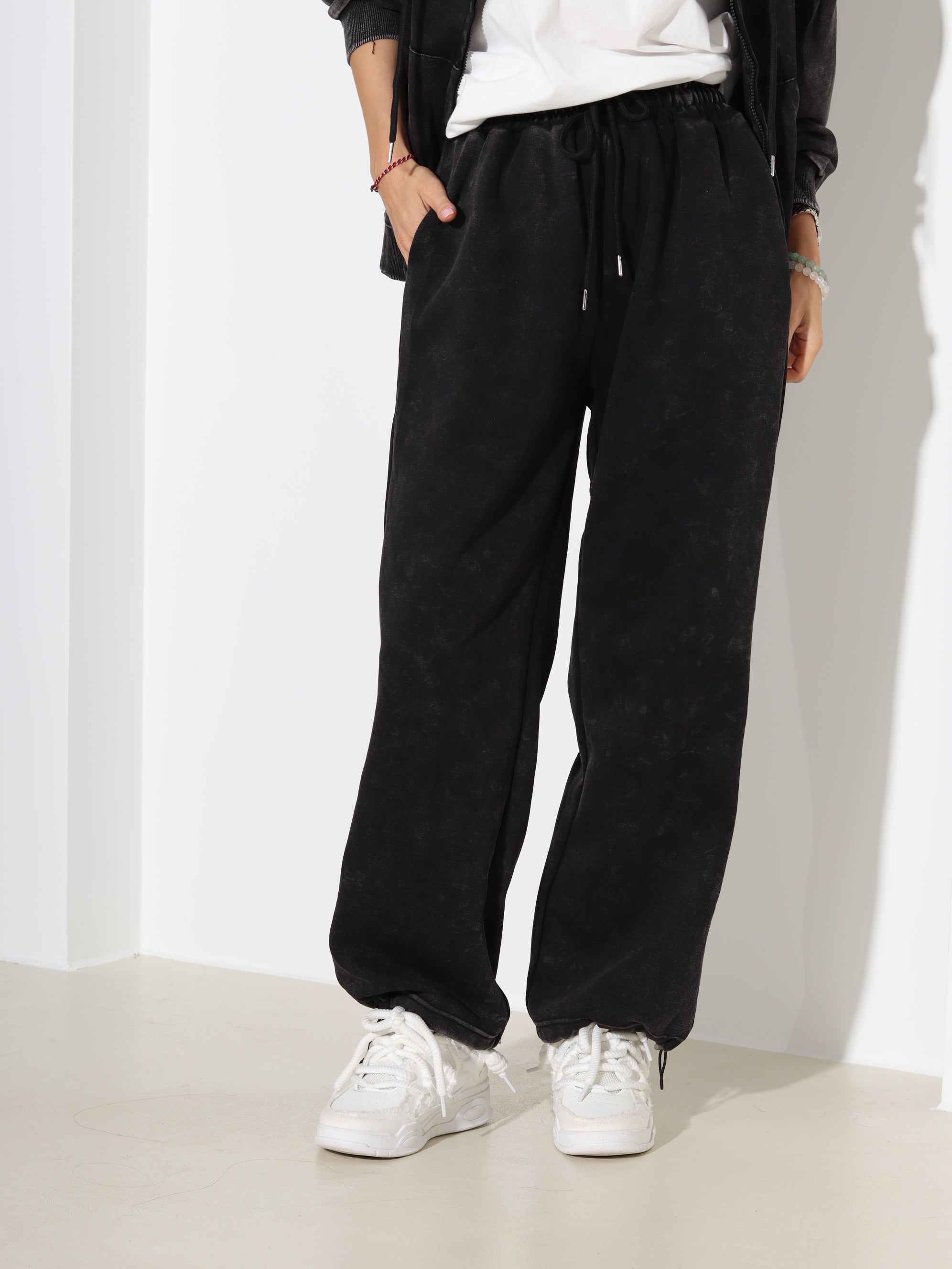 Melnas batikotas efekta bikses - 18355