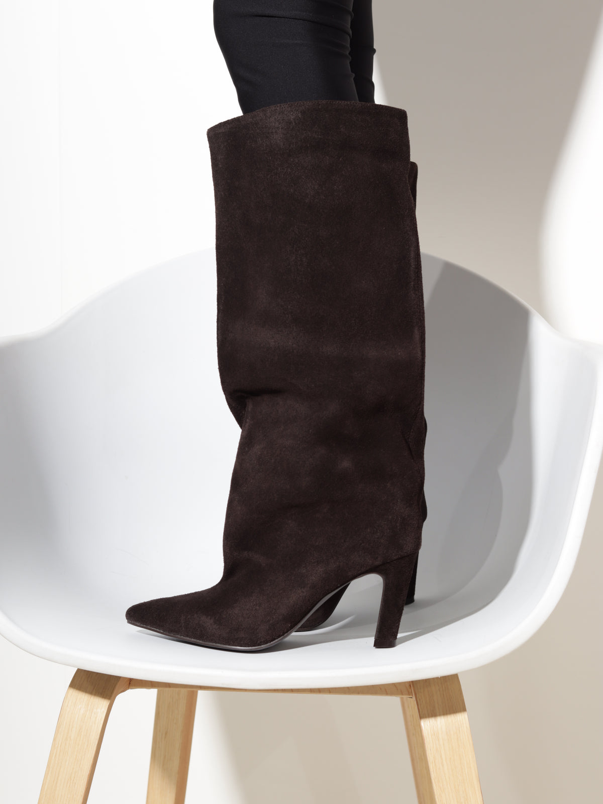 Brūni zamšādas zābaki "Luxe Suede Pointed "- 20953
