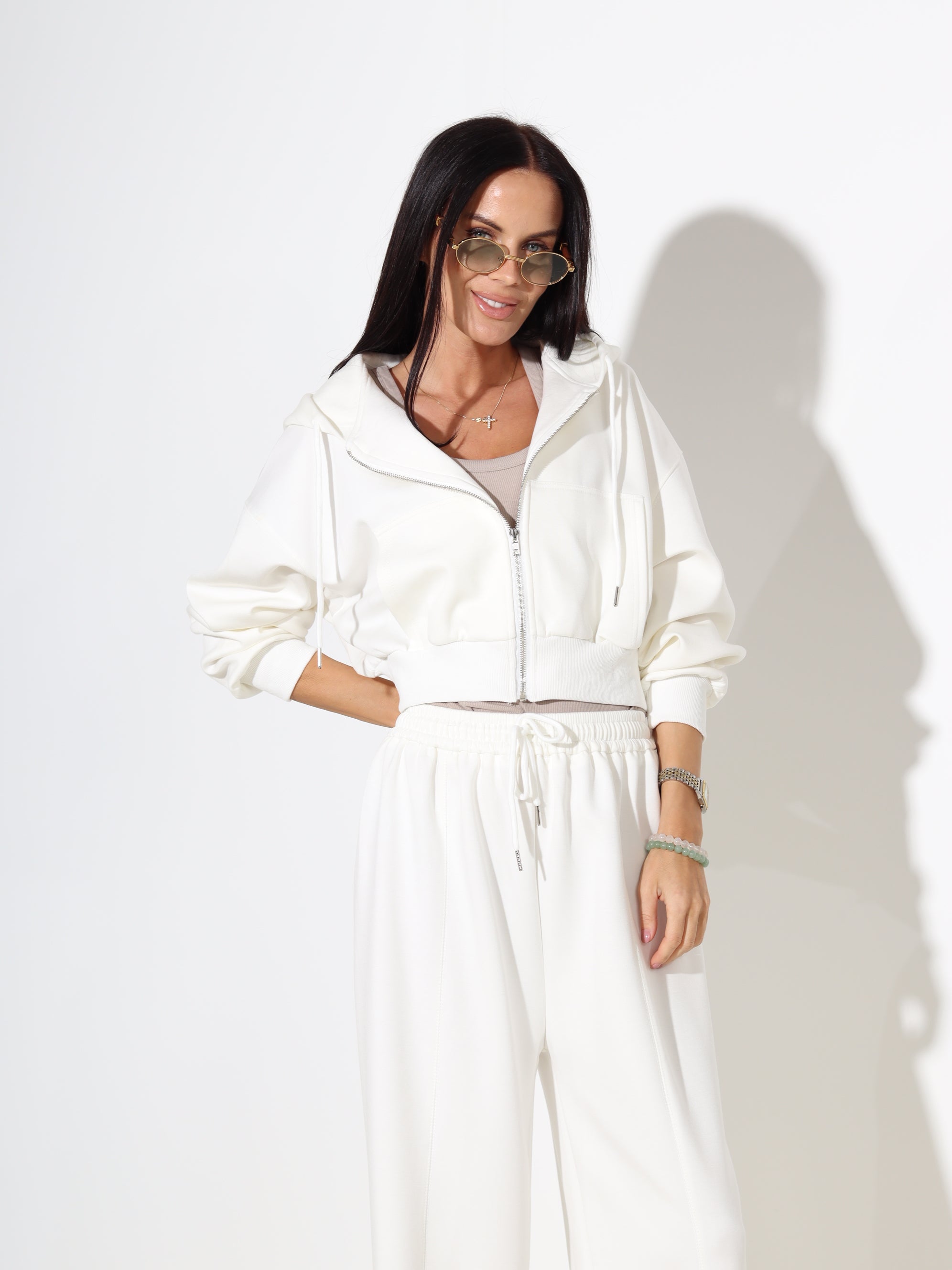 Balts 2daļīgs komplekts, sportiska stila - 18061