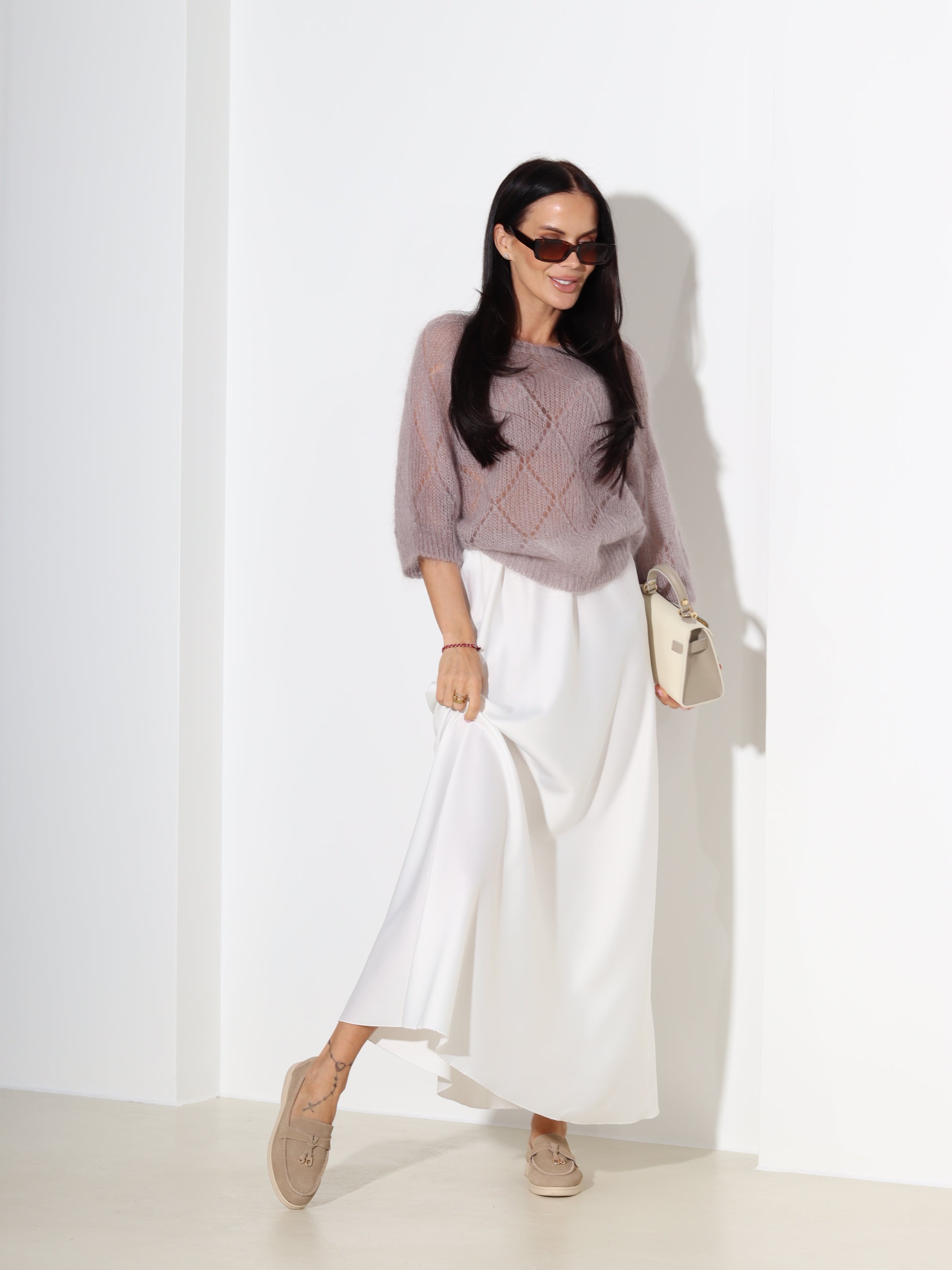 Taupe, perforēts mohēras džemperis ar īsu piedurkni- 18321