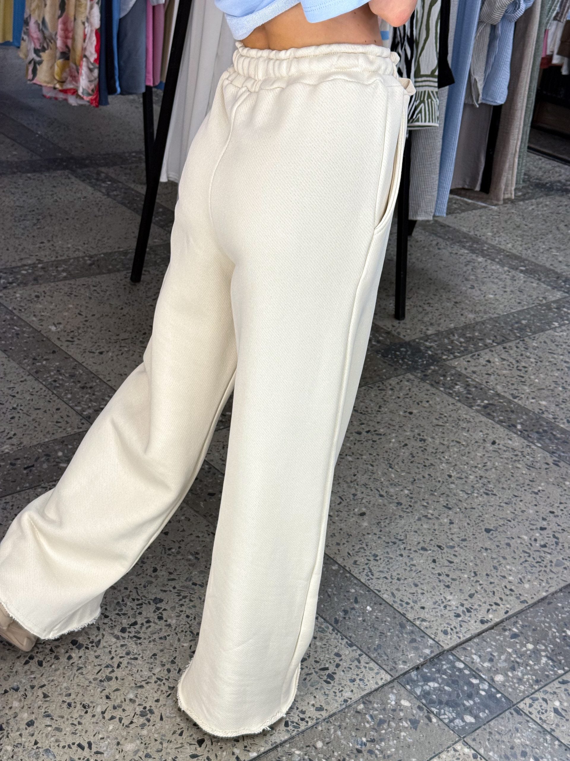 Bēšas 'basic' cilpiņtrikotāšas bikses - 14575