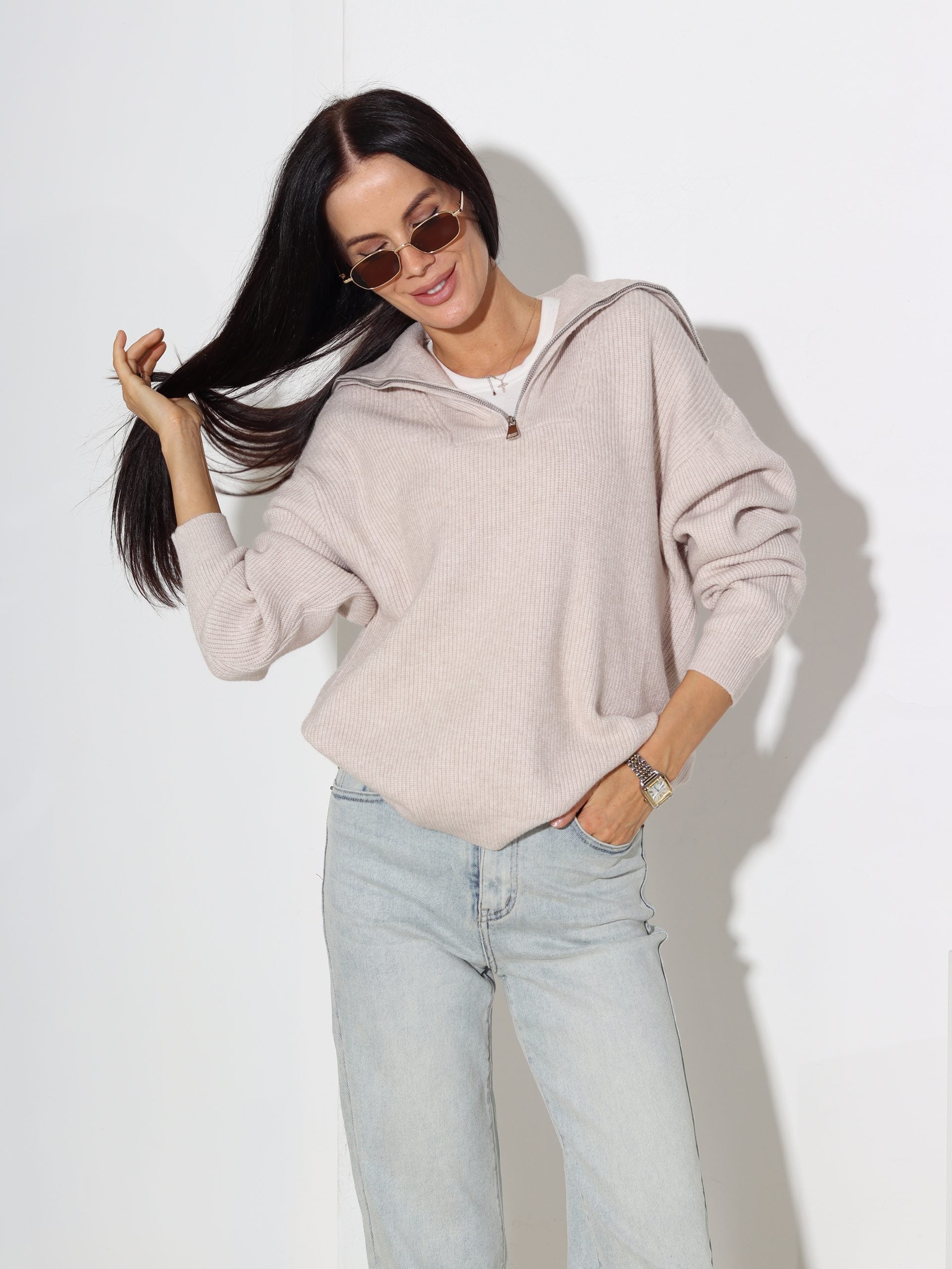 Bēšs rievota adījuma džemperis ar rāvējslēdzēju - 16450