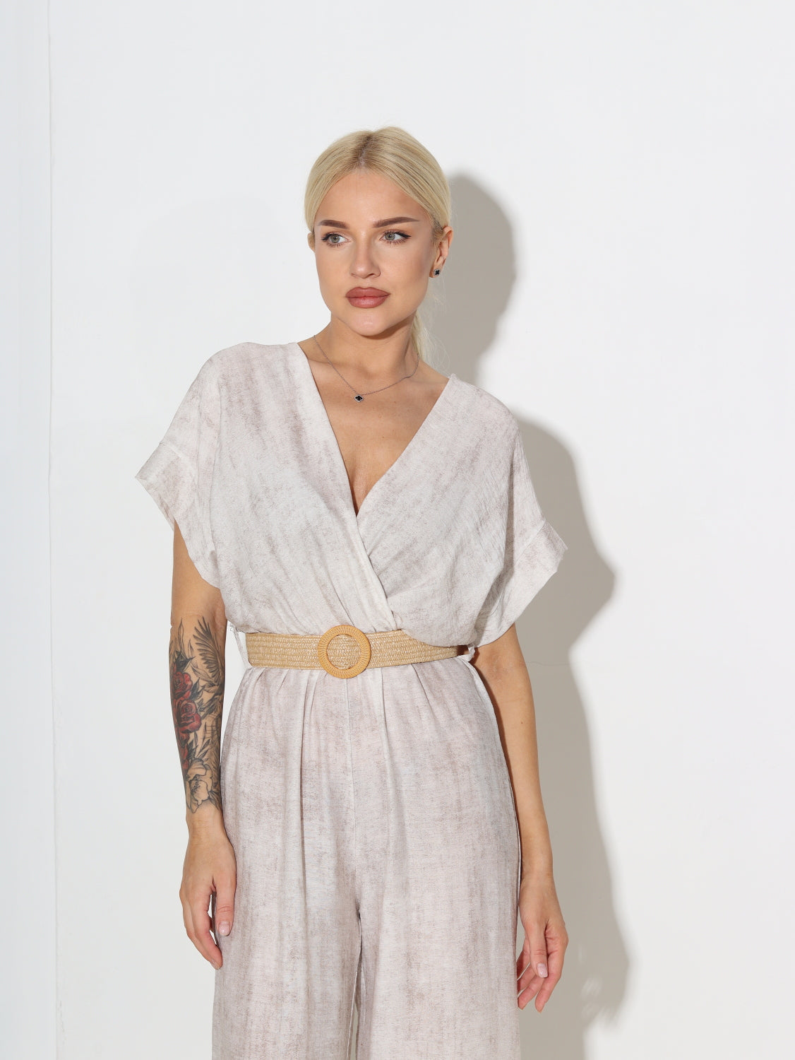 Bēšs kombinezons ar jostu - 15079