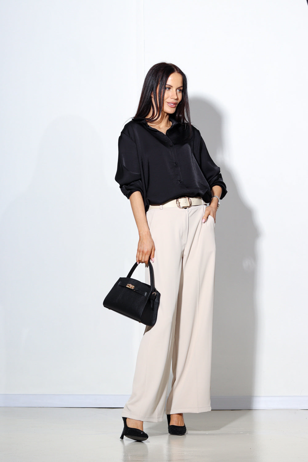 Bēšas, klasiskas auduma bikses ar bēšu jostu - 13987