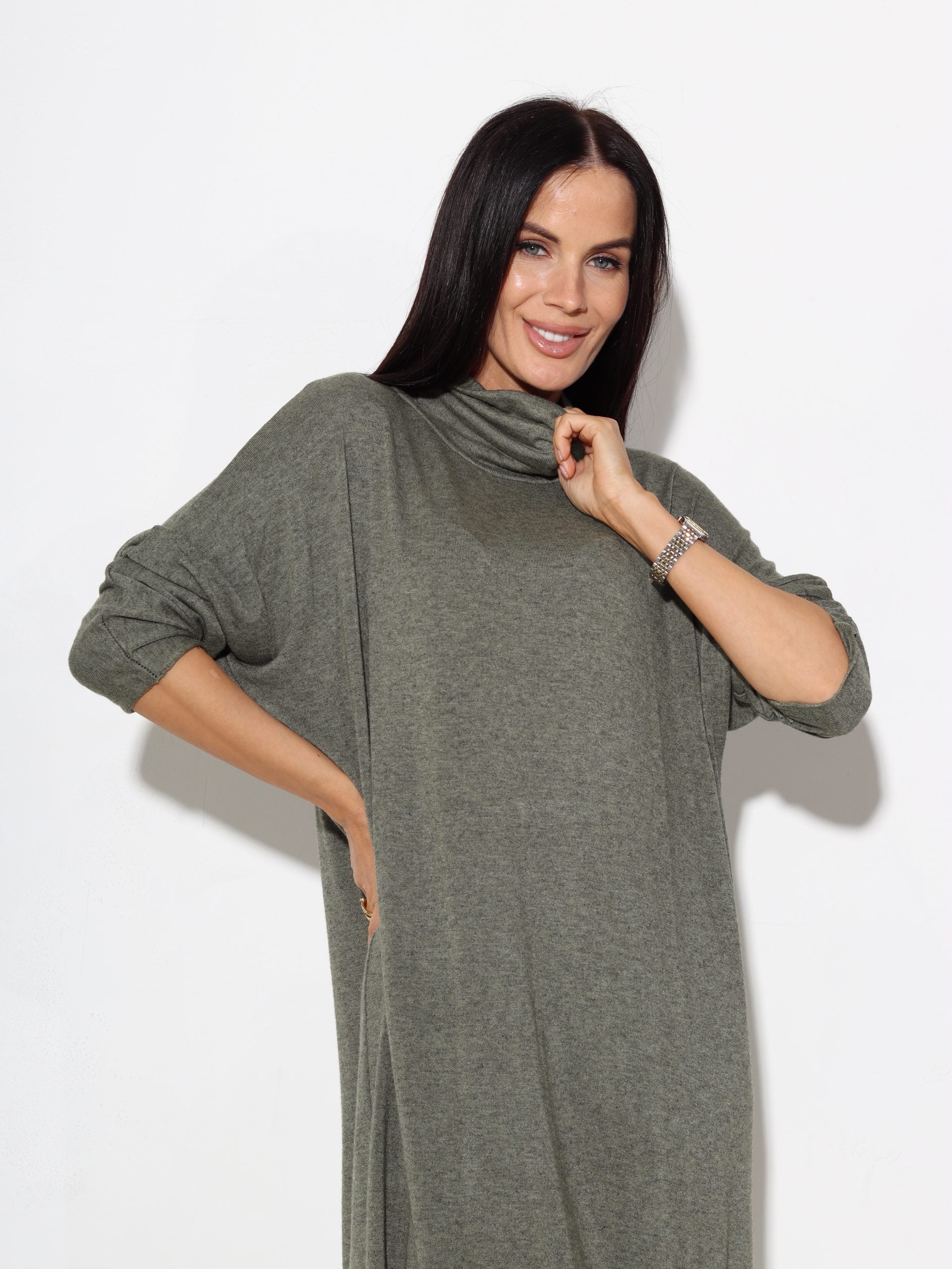 Zaļa, brīva kleita ar paaugstinātu kakliņu - 17173