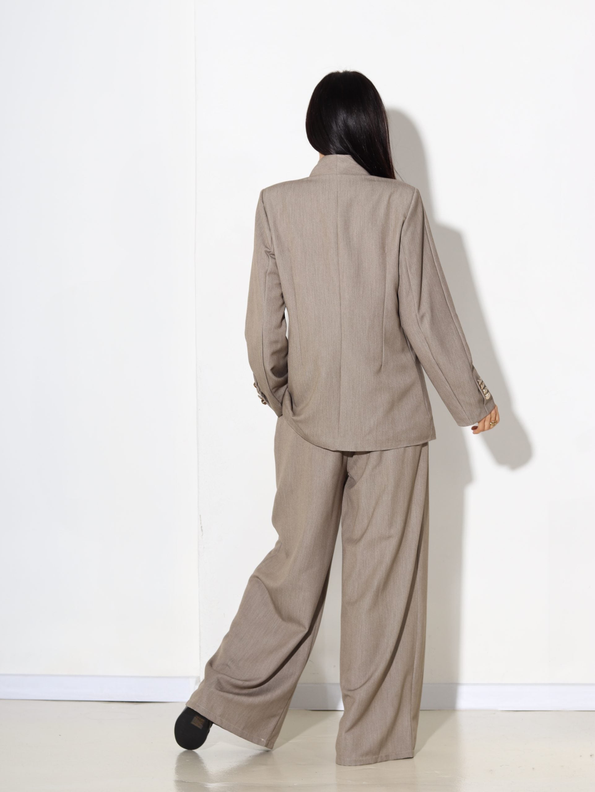 Bēšs divdaļīgs klasisks komplekts - 17134